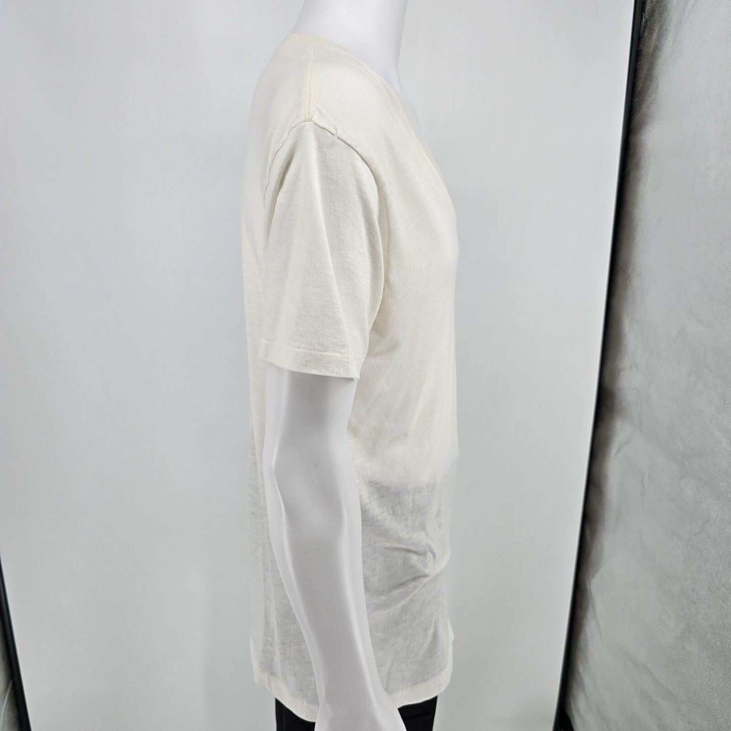 Vintage 1980s MunsingWear Thin White Blank V-Neck Cotton/Poly T-Shirt (XL)