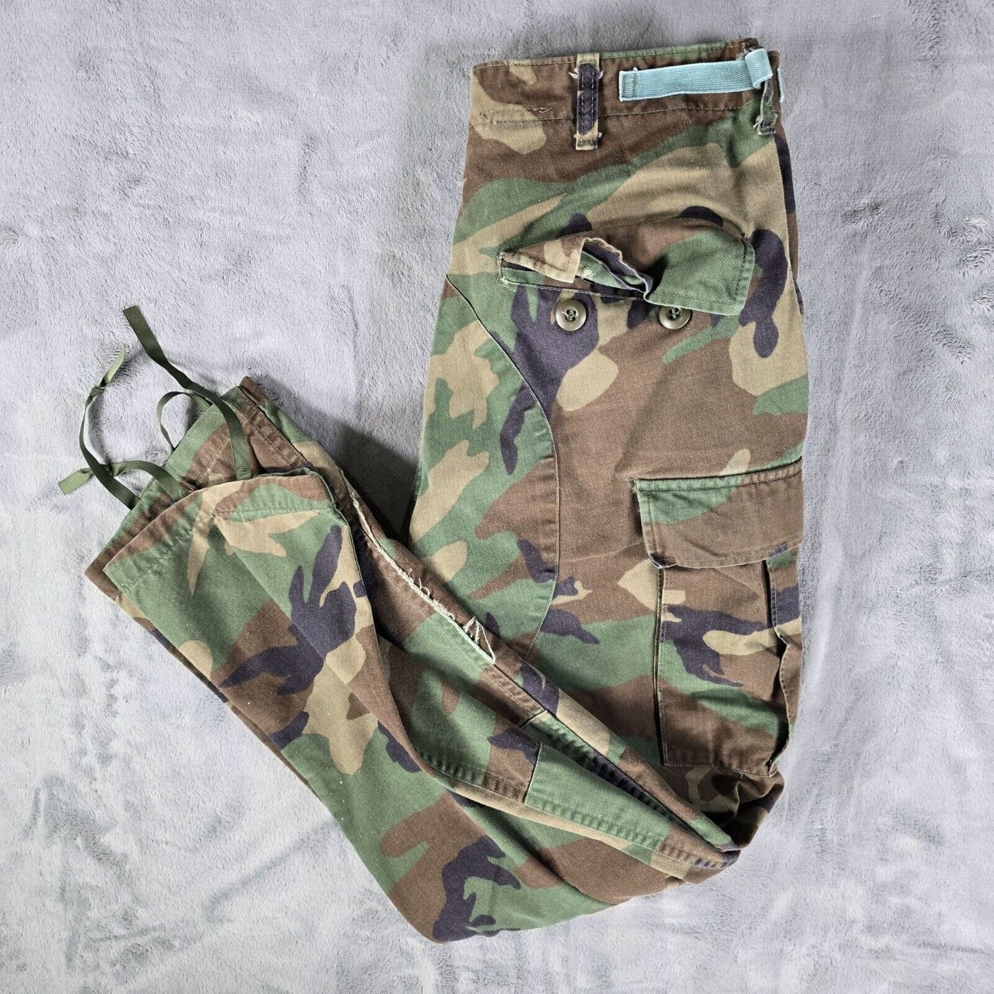 Vintage 1994 U.S. Military Woodland Camouflage Pattern Combat Trousers (30x30)
