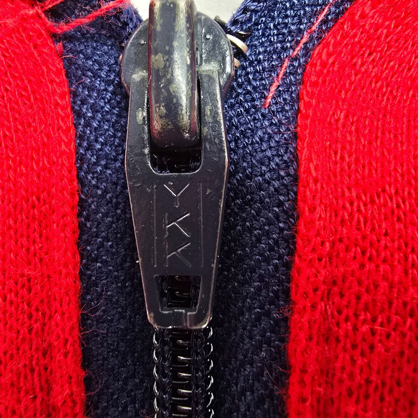 Vintage 1970s Unbranded "Foxy Grandma" Glitter Graphic Zip-Up Jacket (L)