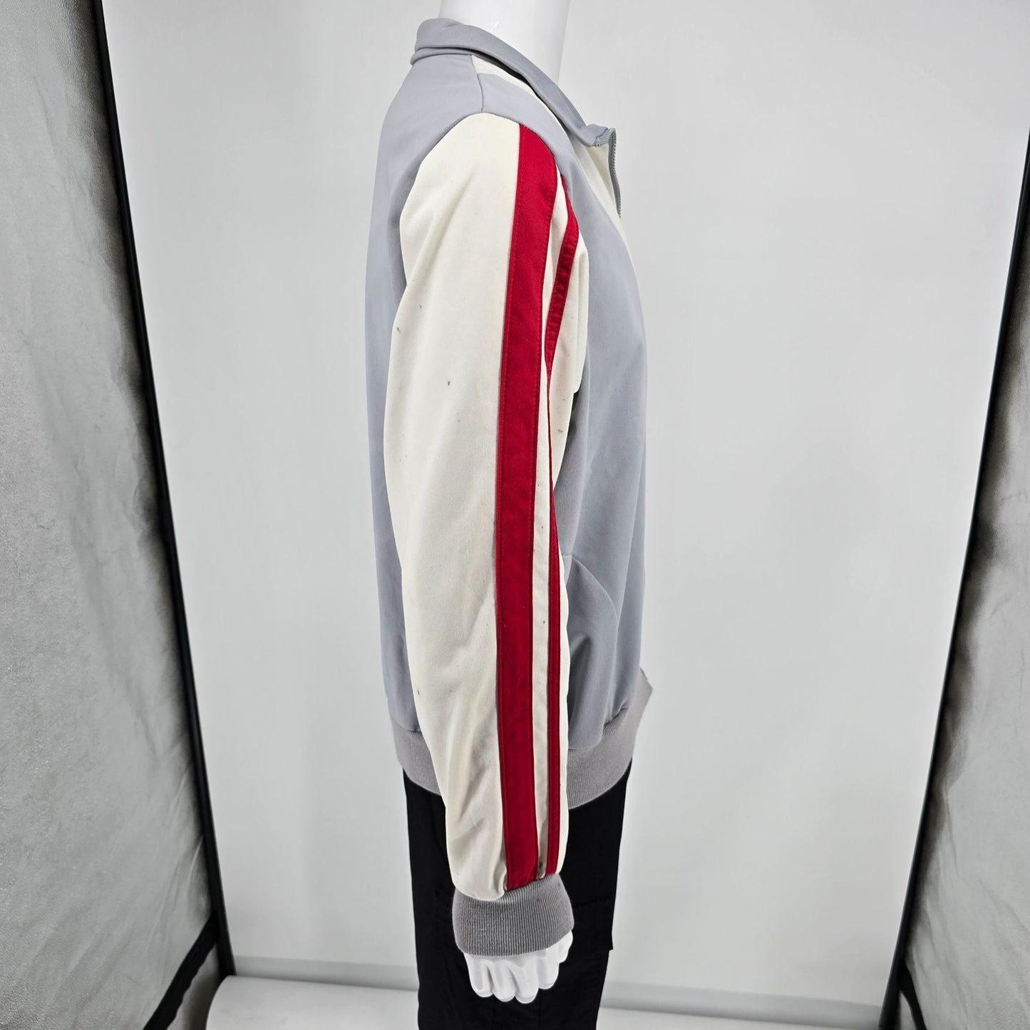 Distressed Vintage 1980s Pinnacle Grey/White/Red Zip Up Tricot Track Jacket (XL)