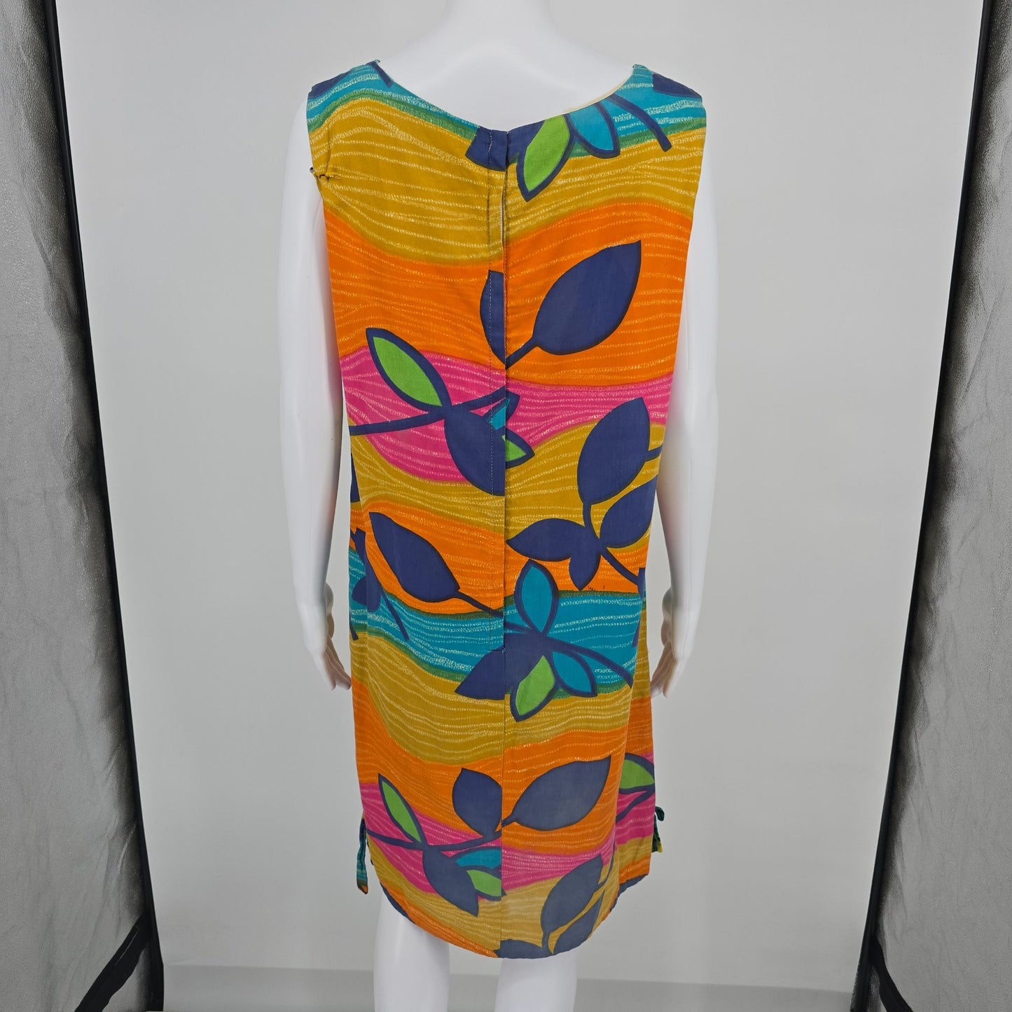 Vintage 1960s Mod Psychedelic Floral Pattern Sleeveless Shift Dress (L) *Flaws