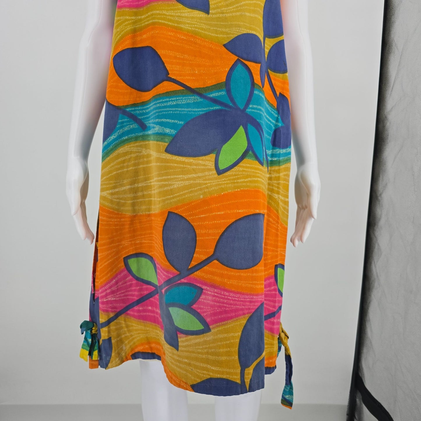 Vintage 1960s Mod Psychedelic Floral Pattern Sleeveless Shift Dress (L) *Flaws