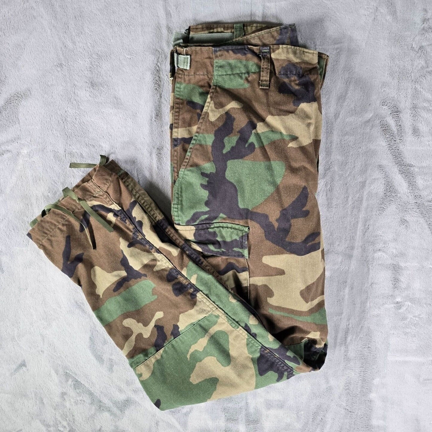 Vintage 1994 U.S. Military Woodland Camouflage Pattern Combat Trousers (30x31)