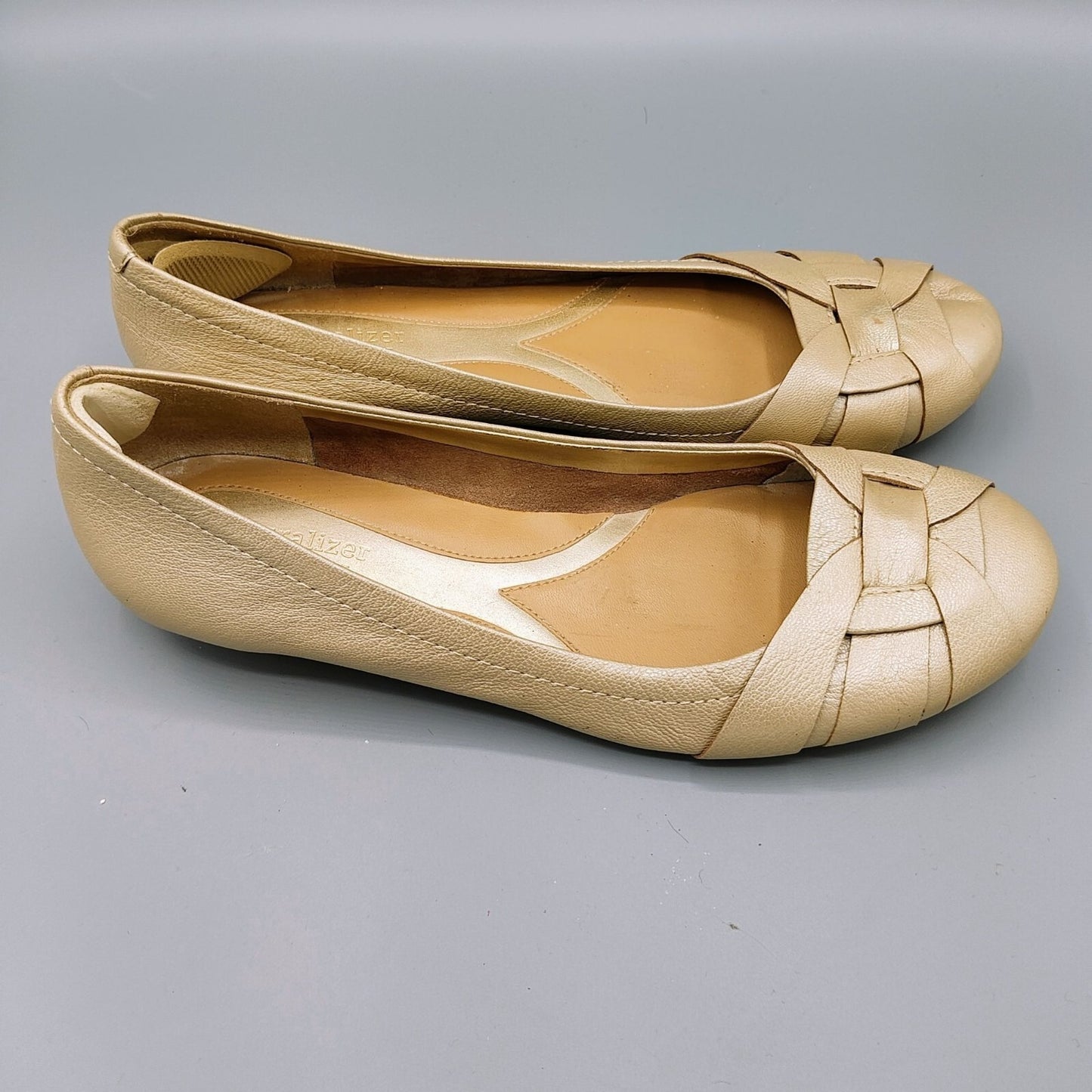 Naturalizer "Maude" Womens Beige Leather N5 Comfort Flats Woven Toe Design (9M)