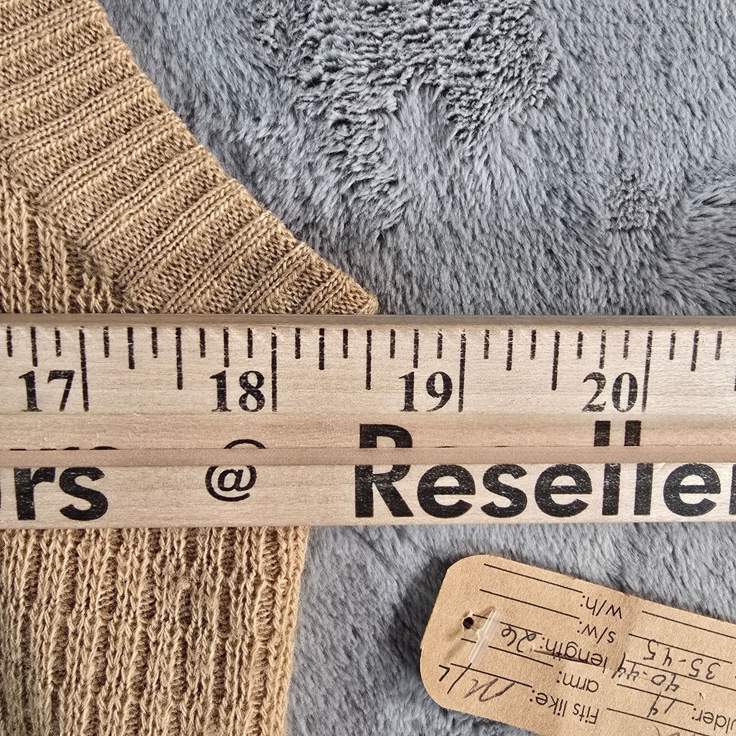 Vintage 1970s Men's Camel V-Neck Acrylic Textured Knit Sweater Vest (S)