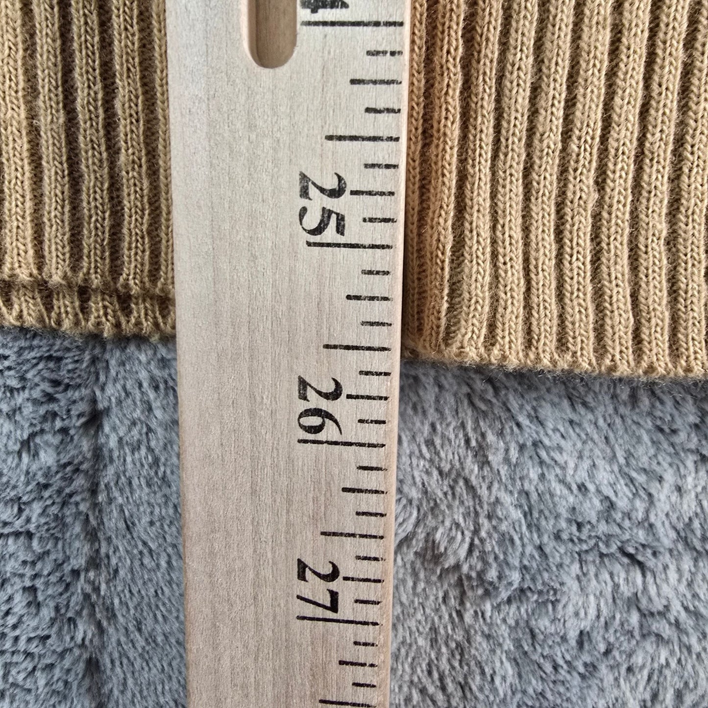 Vintage 1970s Men's Camel V-Neck Acrylic Textured Knit Sweater Vest (S)