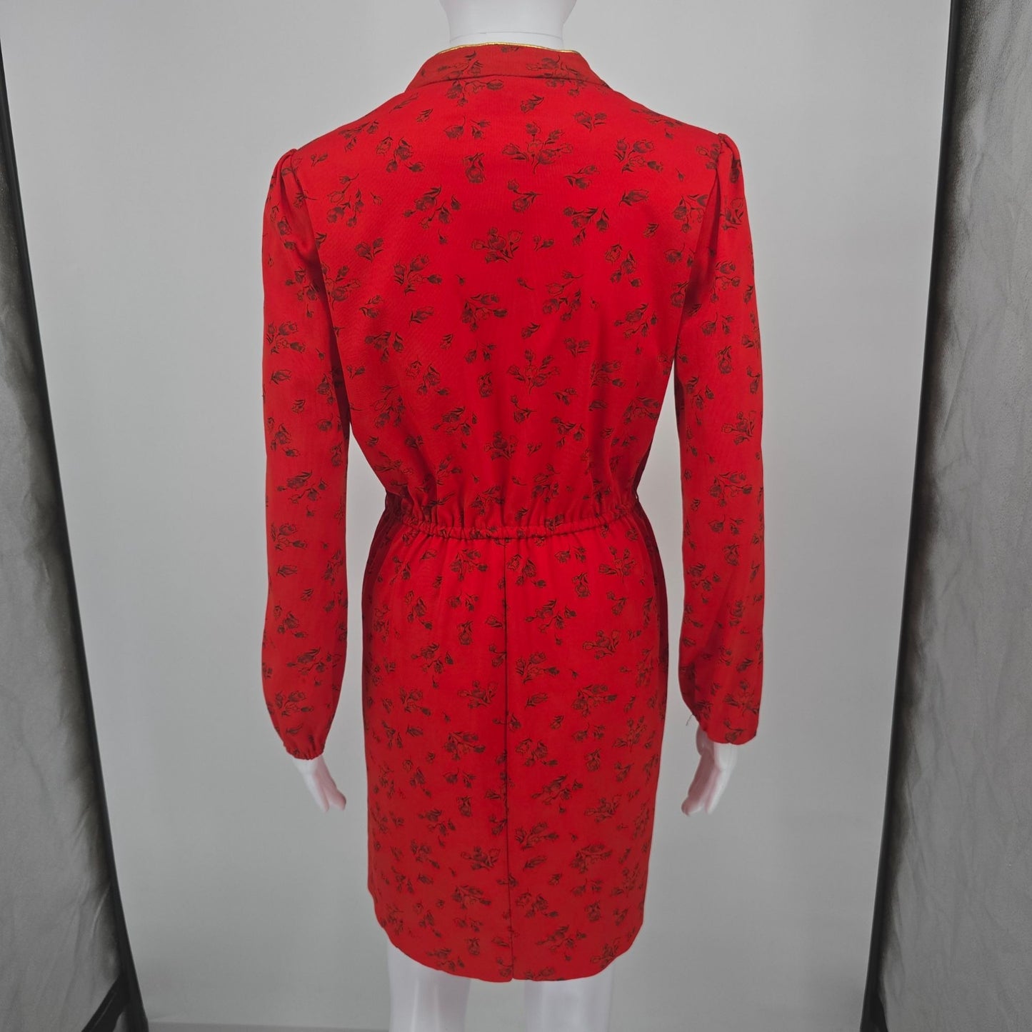 Vintage 1980s Red Ditsy Floral Cheongsam-Inspired Mandarin Collar Day Dress (M)