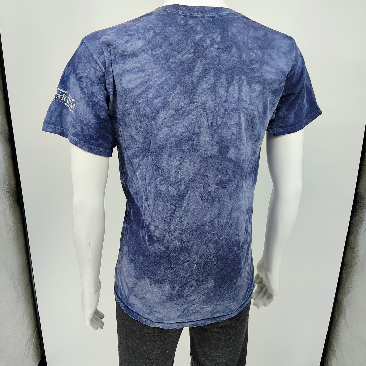 The Mountain Made in USA Austin San Antonio Interactive Aquarium T-Shirt (M)