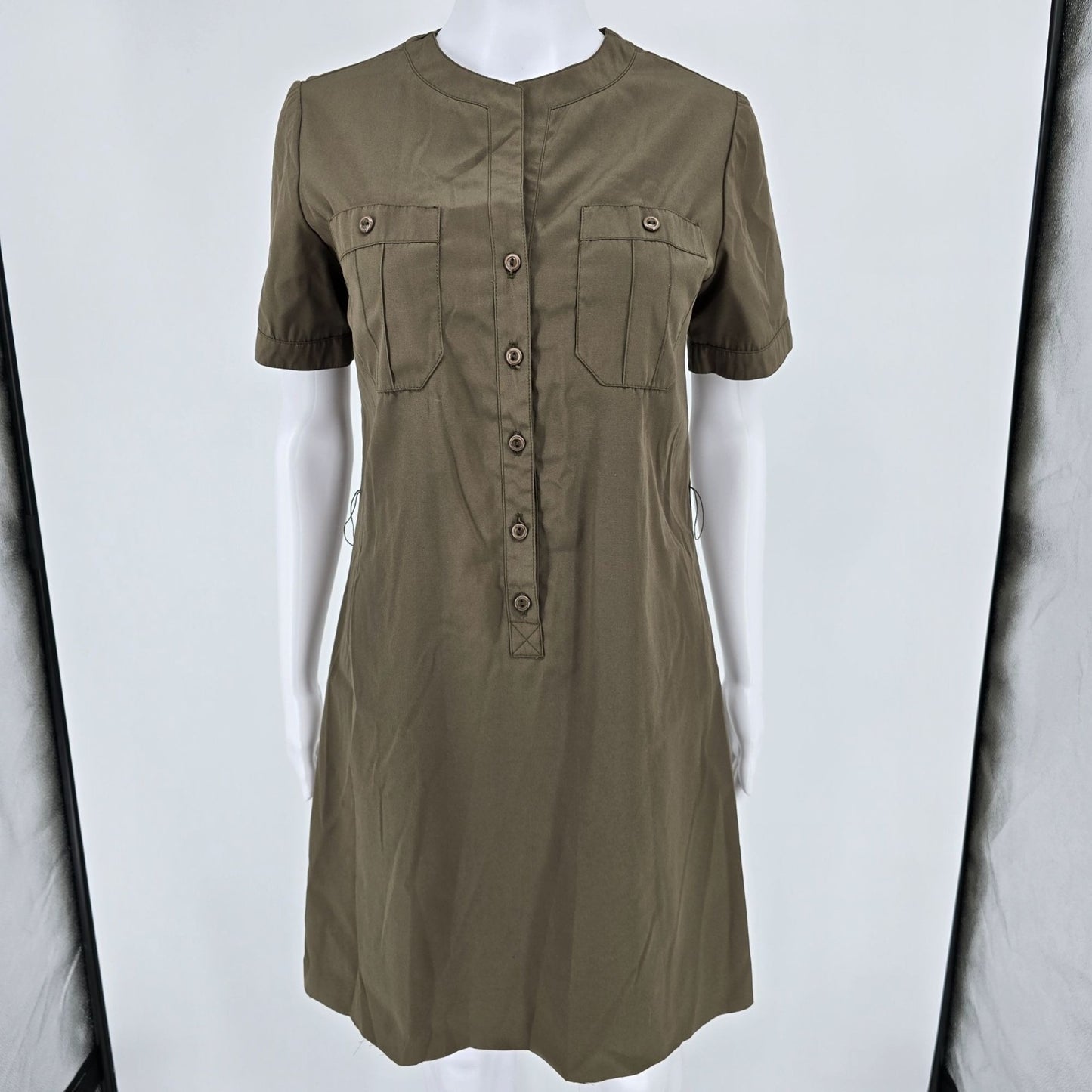 Vintage 1970s Olive Green Short Sleeve Safari Shirt Dress w/ Striped Belt (M/L)