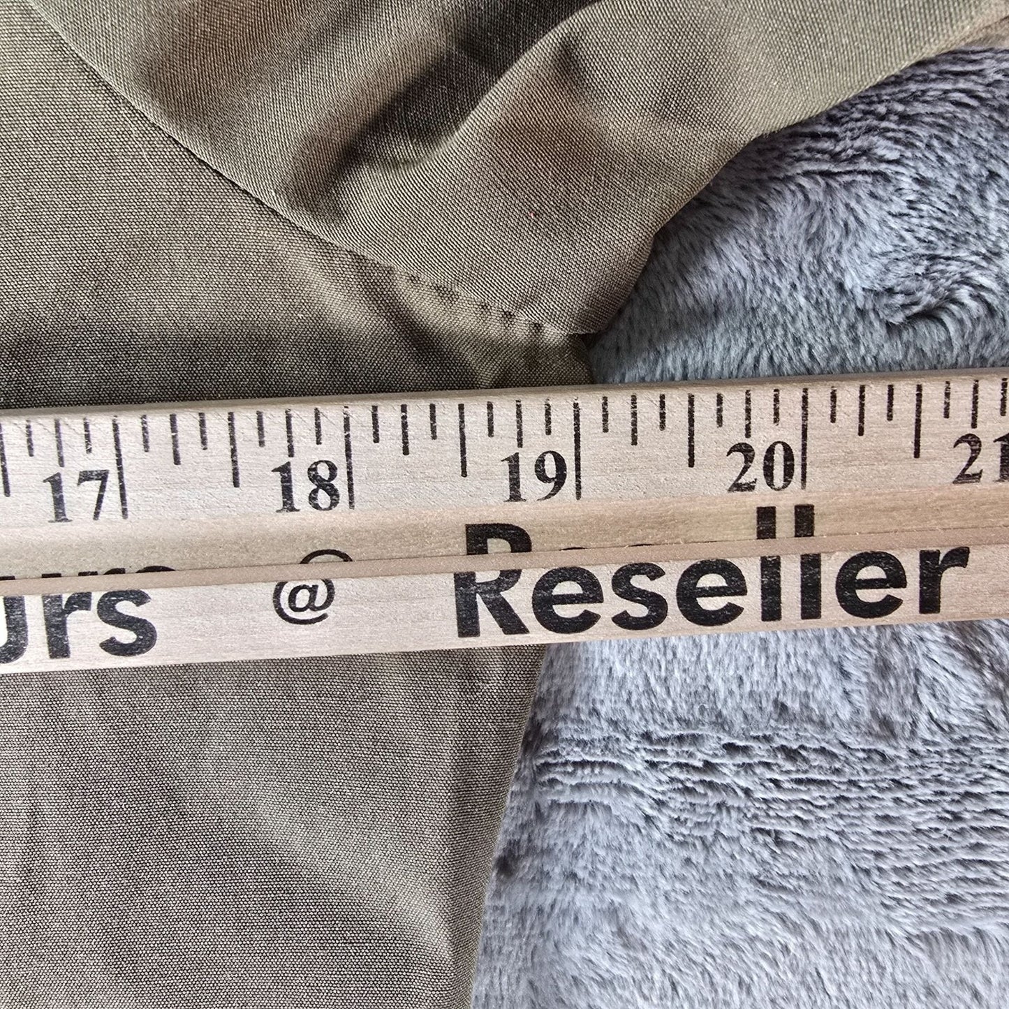 Vintage 1970s Olive Green Short Sleeve Safari Shirt Dress w/ Striped Belt (M/L)