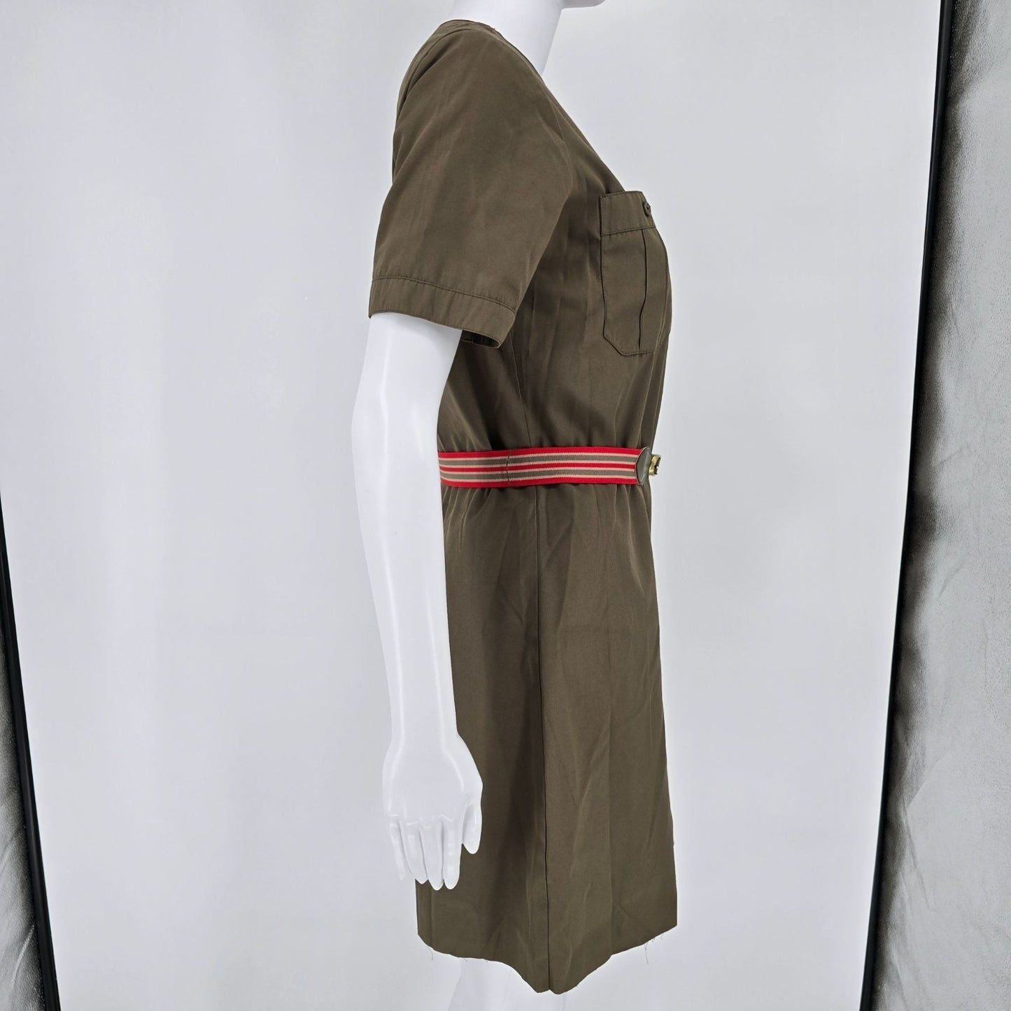 Vintage 1970s Olive Green Short Sleeve Safari Shirt Dress w/ Striped Belt (M/L)