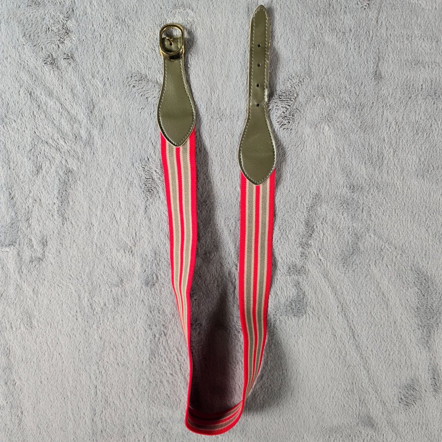 Vintage 1970s Olive Green Short Sleeve Safari Shirt Dress w/ Striped Belt (M/L)