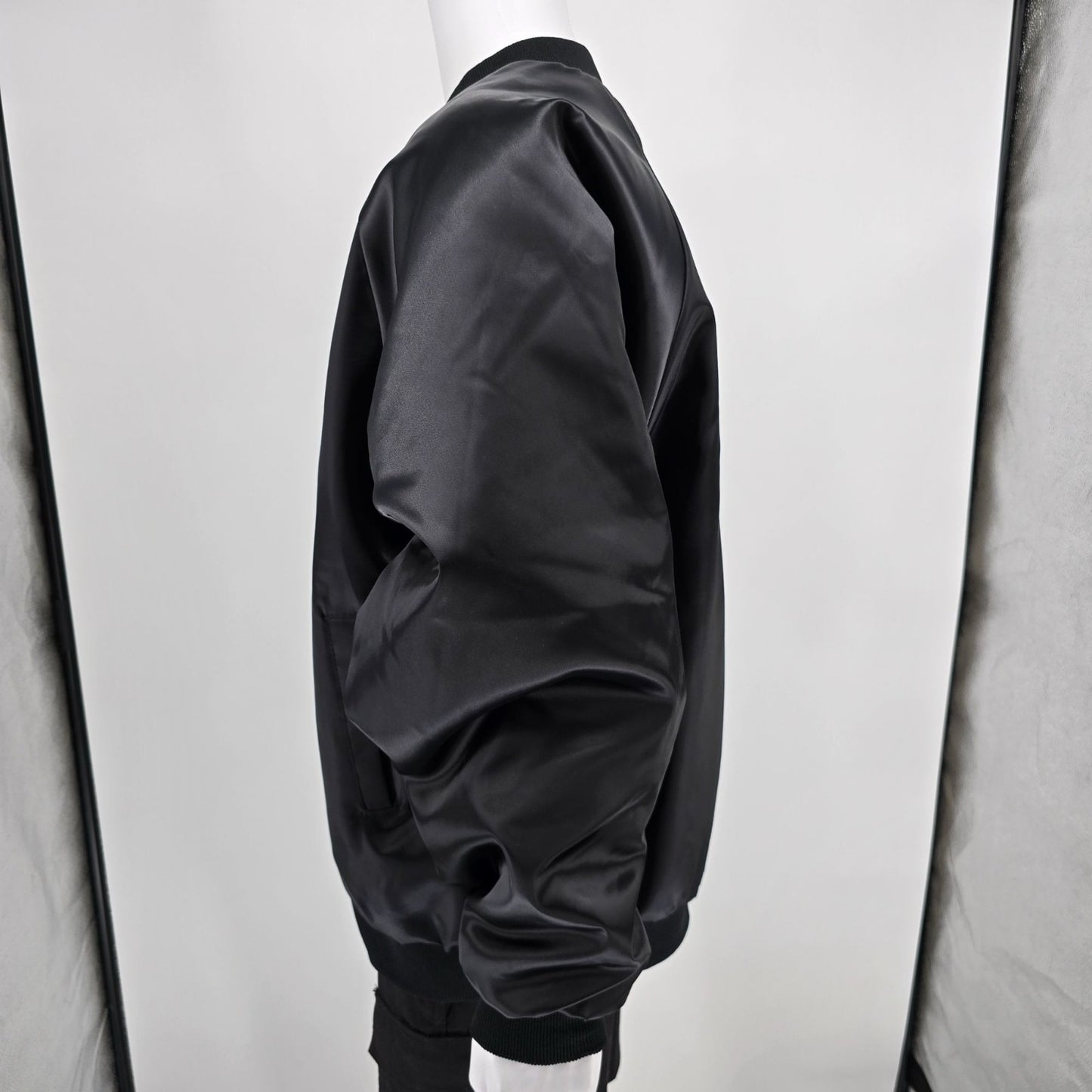 Vintage 1990s Auburn Sportswear Cafe Roosevelt Back Graphic Nylon Jacket (XXL)