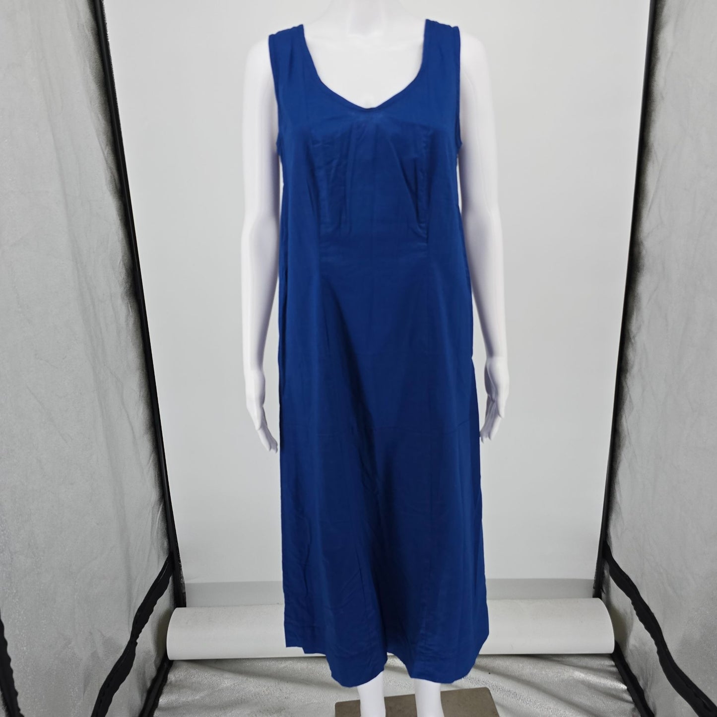 Vintage 1960s Royal Blue Sleeveless Minimalist A-Line Midi Shift Dress (M)