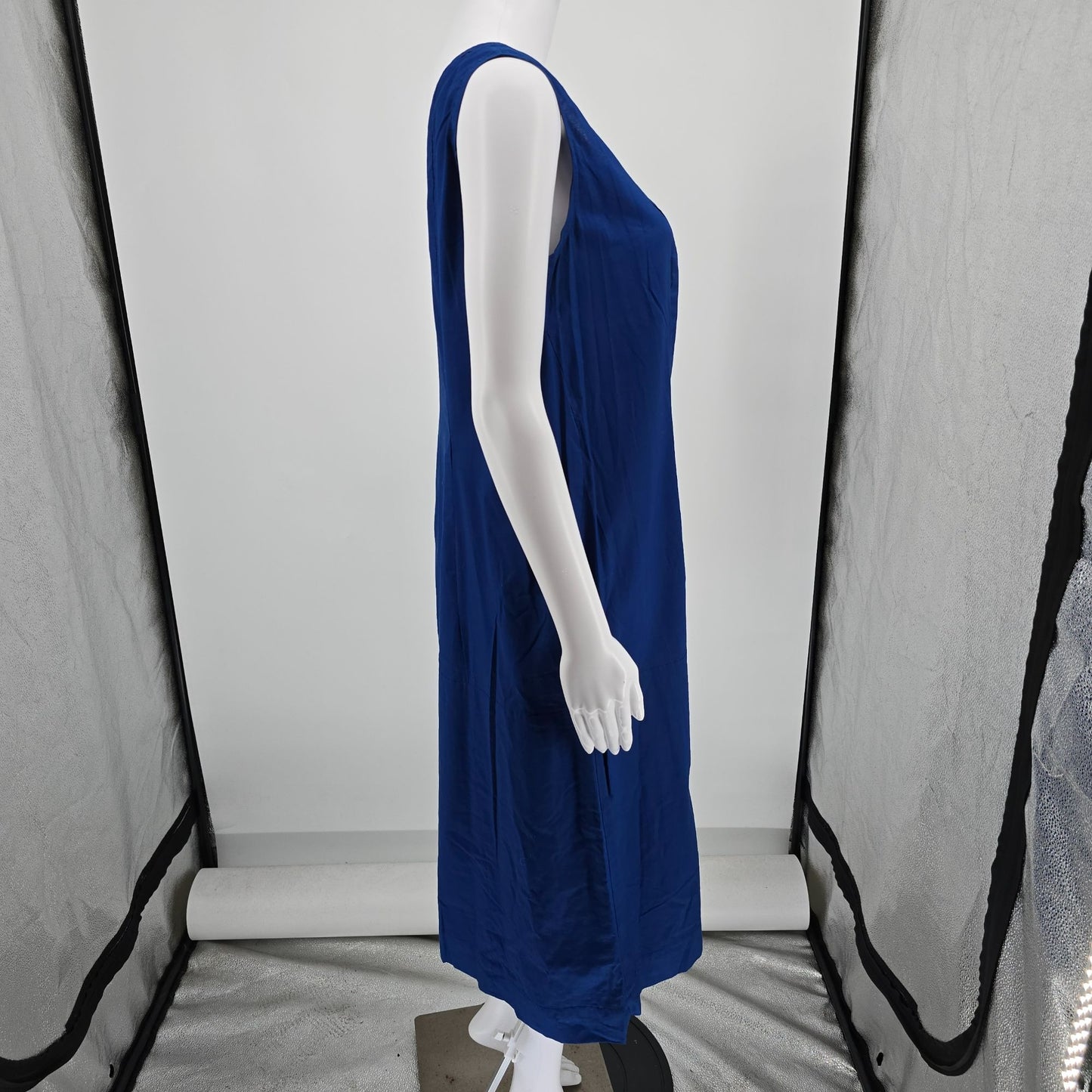 Vintage 1960s Royal Blue Sleeveless Minimalist A-Line Midi Shift Dress (M)