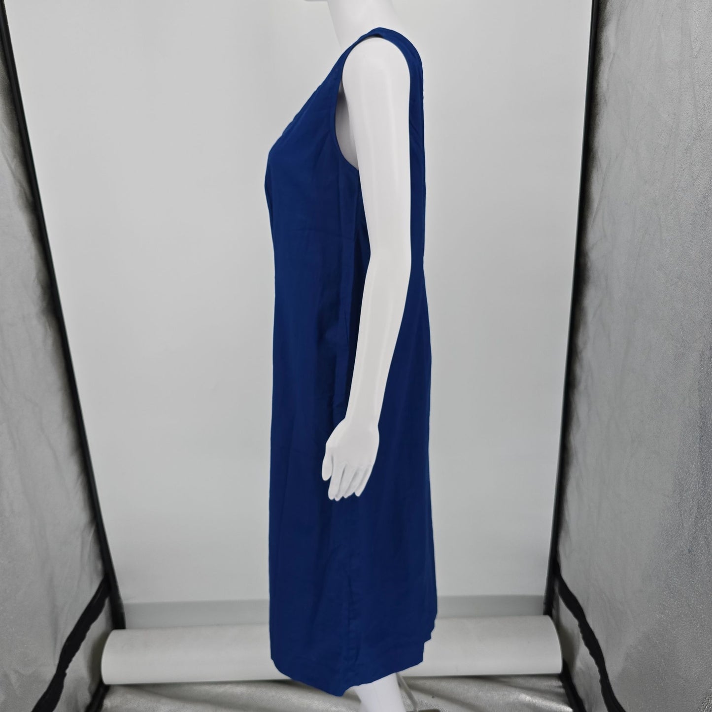 Vintage 1960s Royal Blue Sleeveless Minimalist A-Line Midi Shift Dress (M)