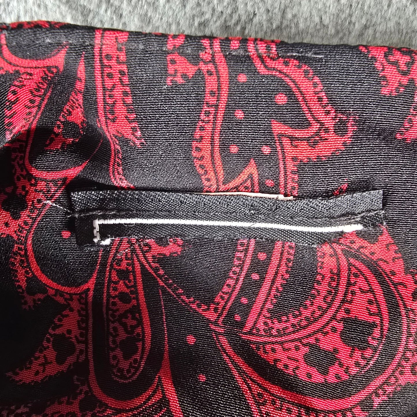Vintage 1990s Black/Red Paisley Long Sleeve Blouson Midi Dress (Size 10/M)