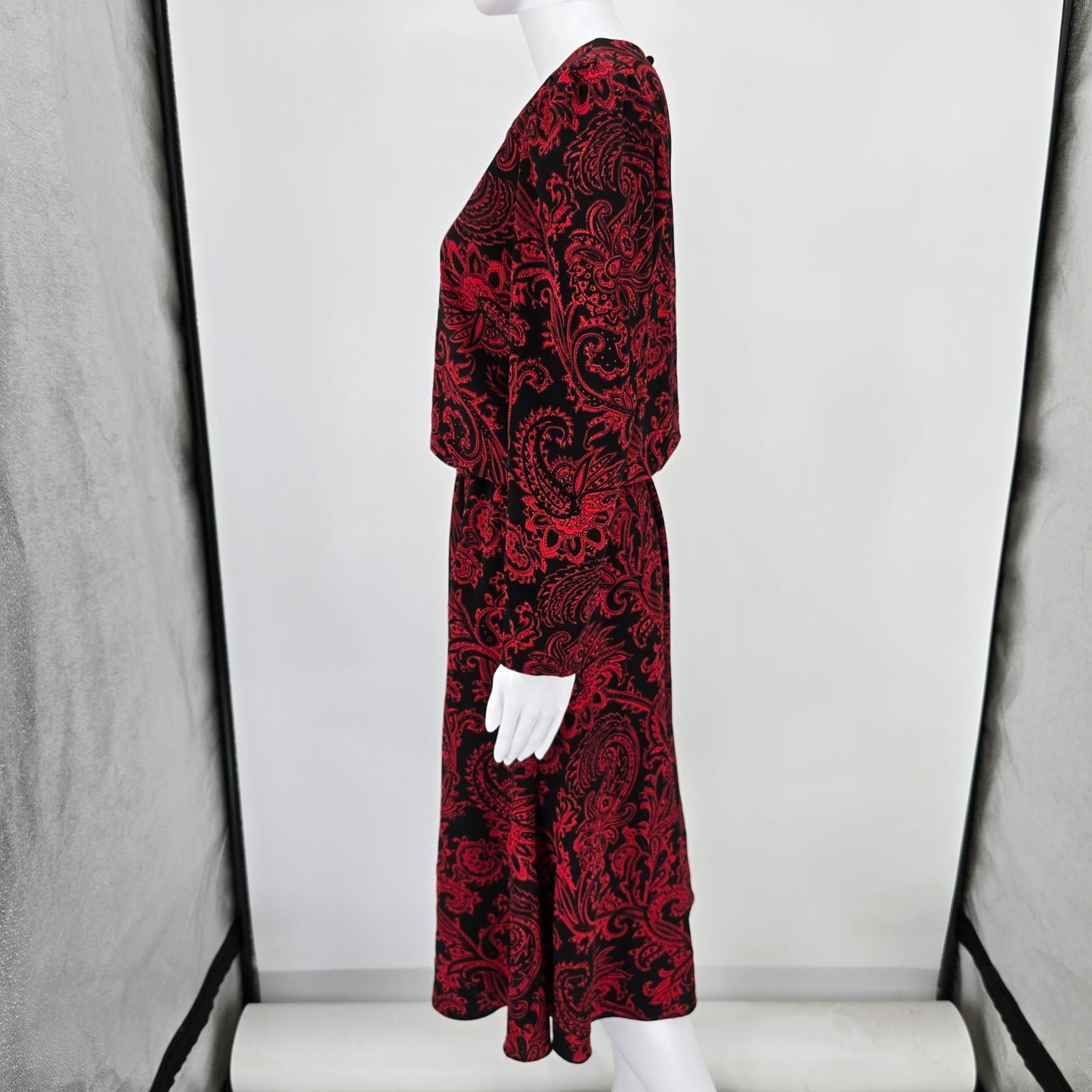 Vintage 1990s Black/Red Paisley Long Sleeve Blouson Midi Dress (Size 10/M)
