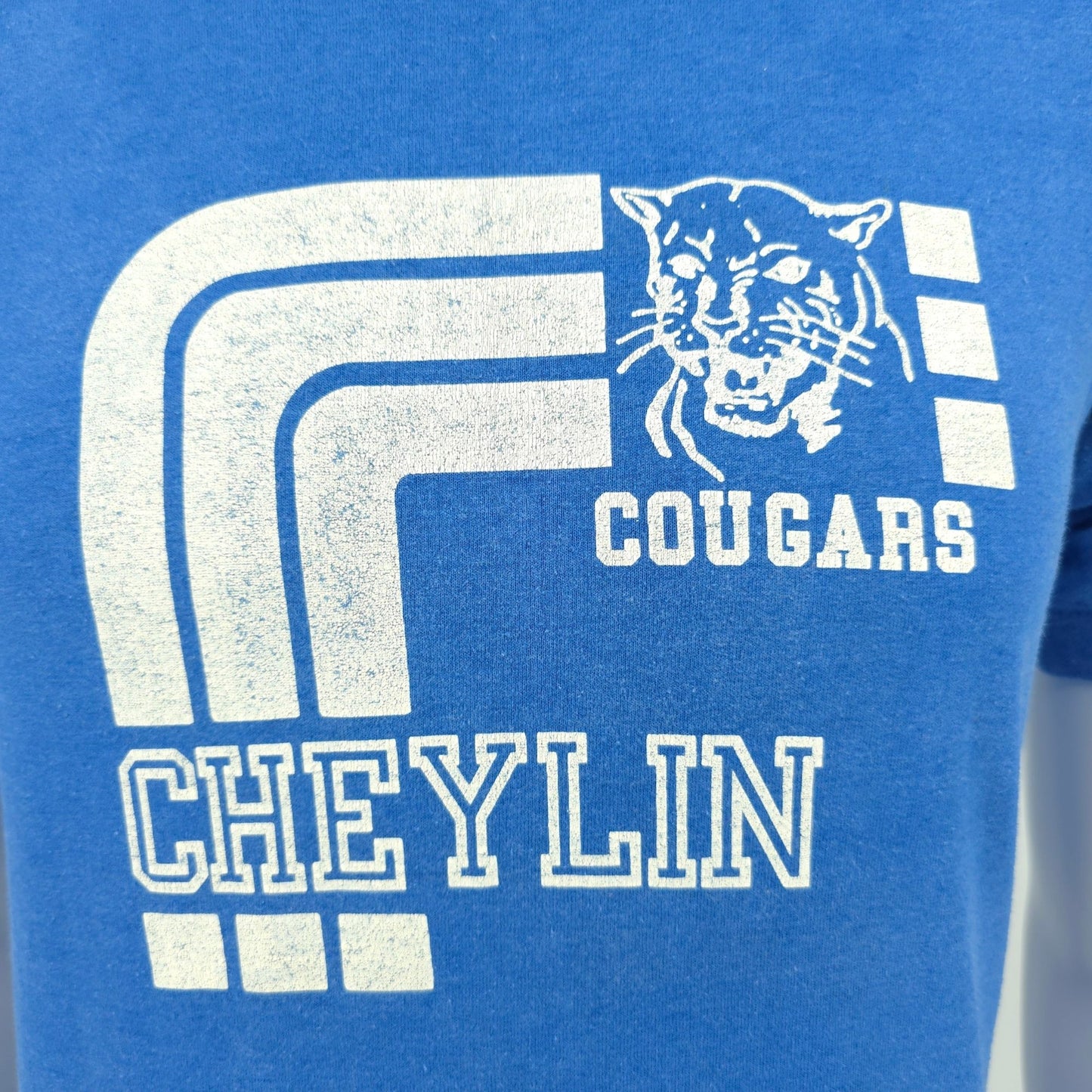 Vintage 1990s Blue Cheylin High School Cougars Bird City Kansas T-Shirt (S)