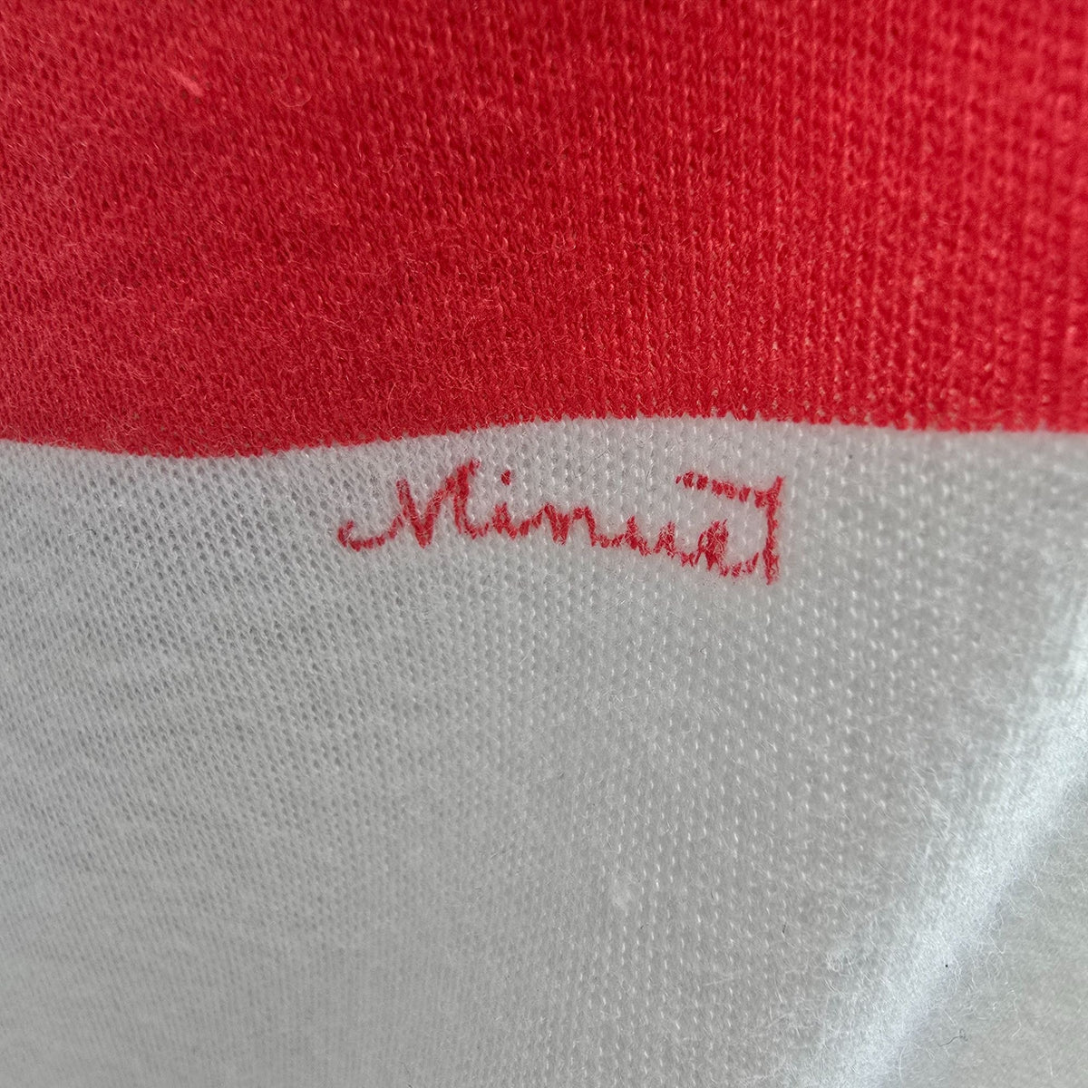 Vintage 1980s YAI/Minuet Santiago Chile Flag Stripe Souvenir T-Shirt (M) *Stains