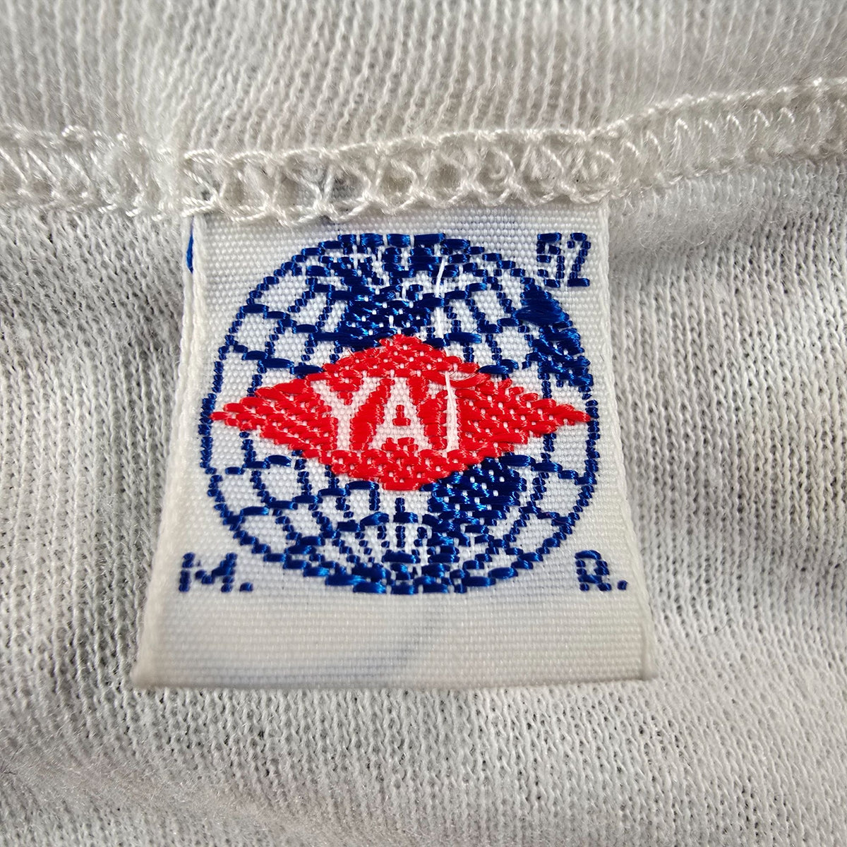 Vintage 1980s YAI/Minuet Santiago Chile Flag Stripe Souvenir T-Shirt (M) *Stains