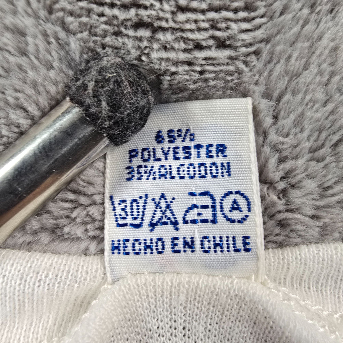 Vintage 1980s YAI/Minuet Santiago Chile Flag Stripe Souvenir T-Shirt (M) *Stains