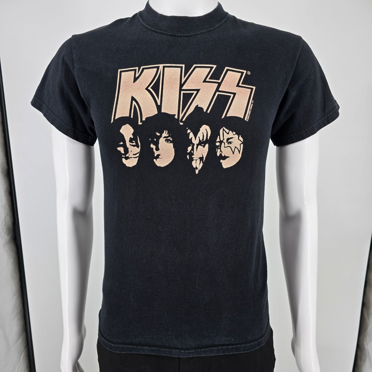 Heavily Worn 2000s Jerzees Heavyweight Cotton Black Kiss Band T-Shirt (S)