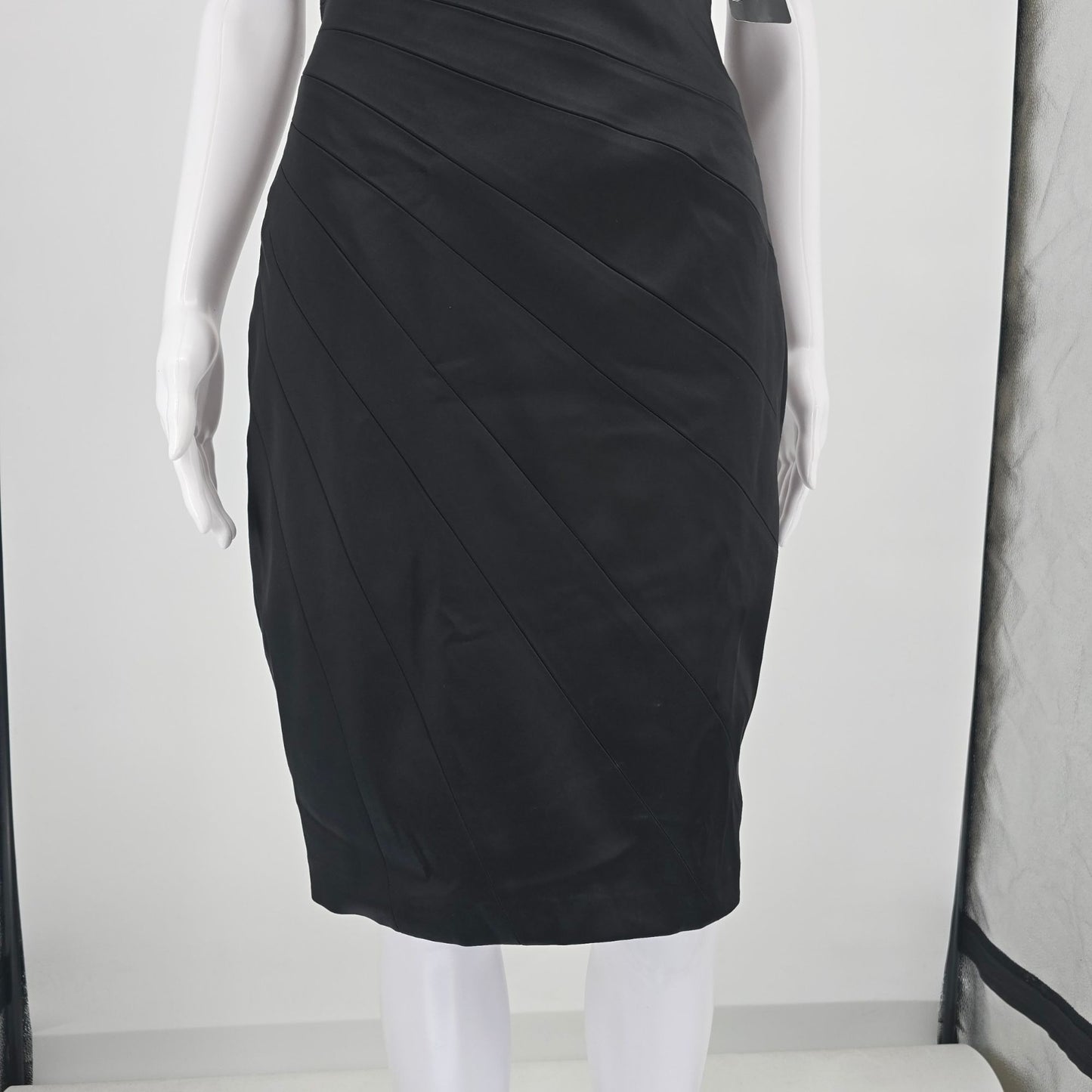 NWT 2010s Jax Black Satin Shutter Pleat Sheath Cocktail Dress (Size 6/Small)