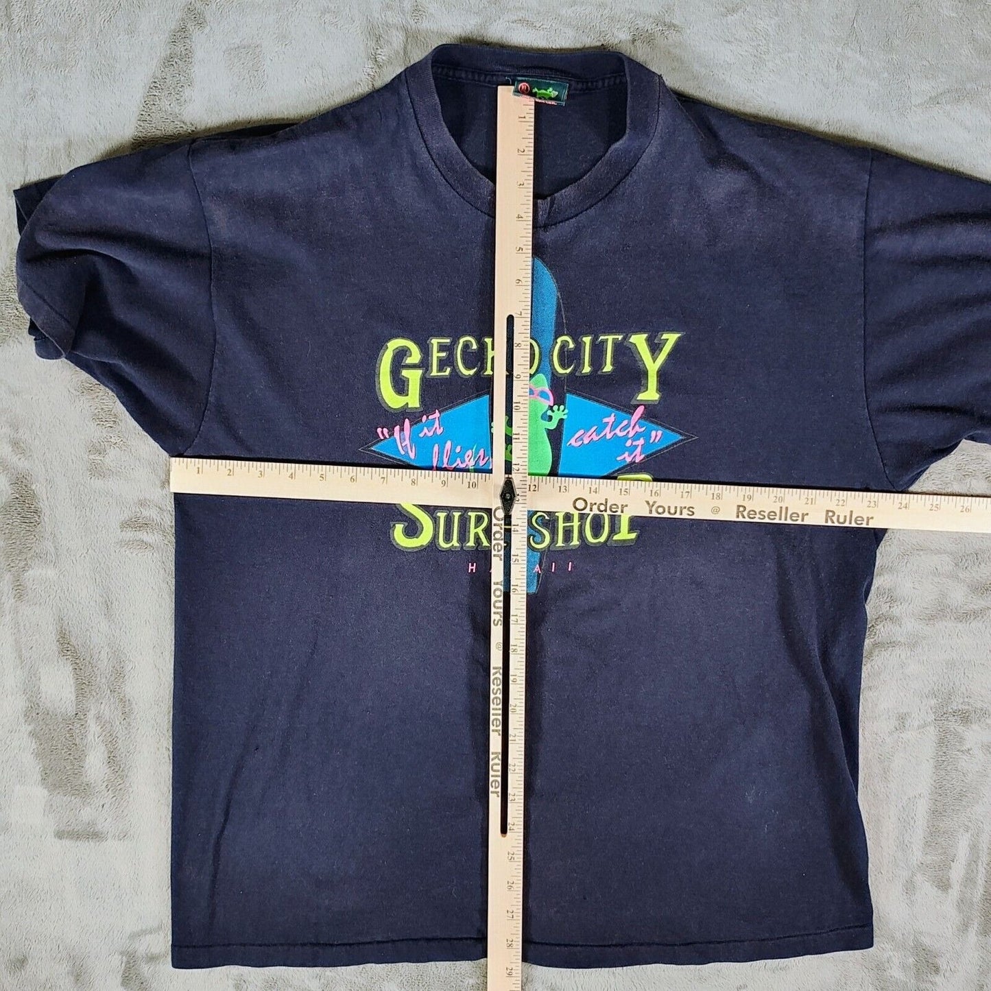 Vintage Single Stitch Gecko City Surf Shop Hawaii 1989 Graphic T-Shirt (XL)