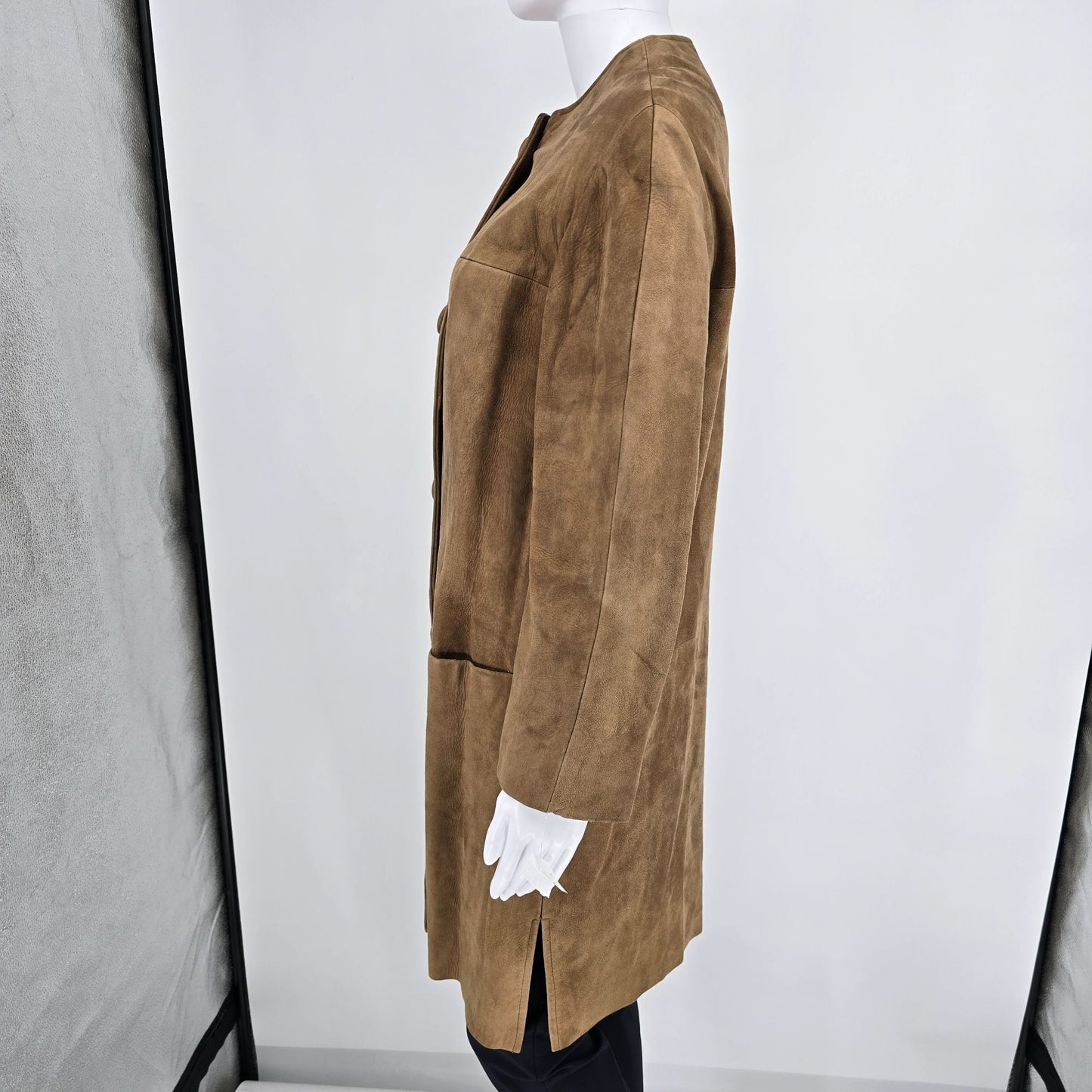 Vintage 1960s Unbranded Women's Camel Suede Leather Collarless Car Coat (M)