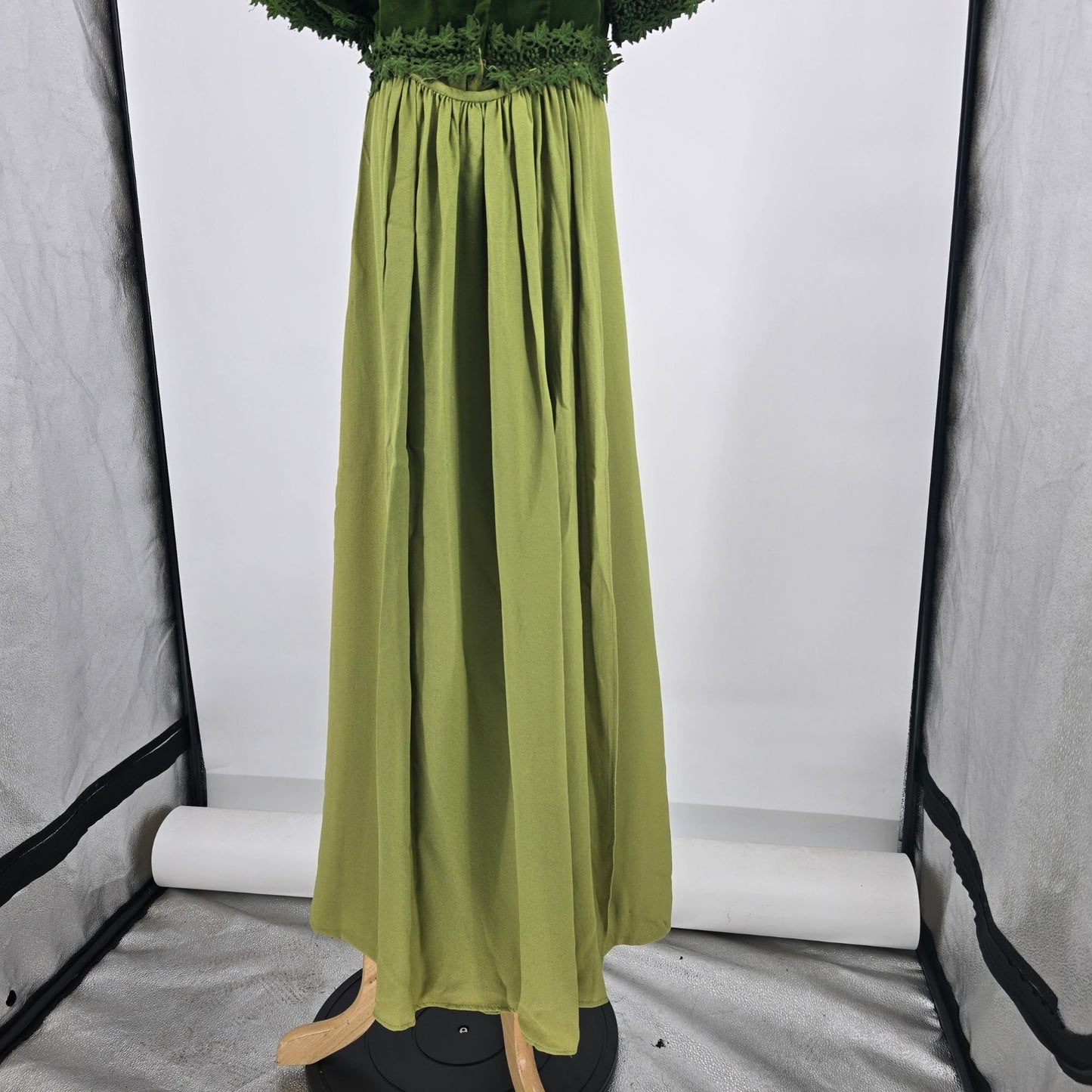 Vintage 1960s Green Velvet Venice Lace Leaf Trim Empire Gown (Petite XXS)