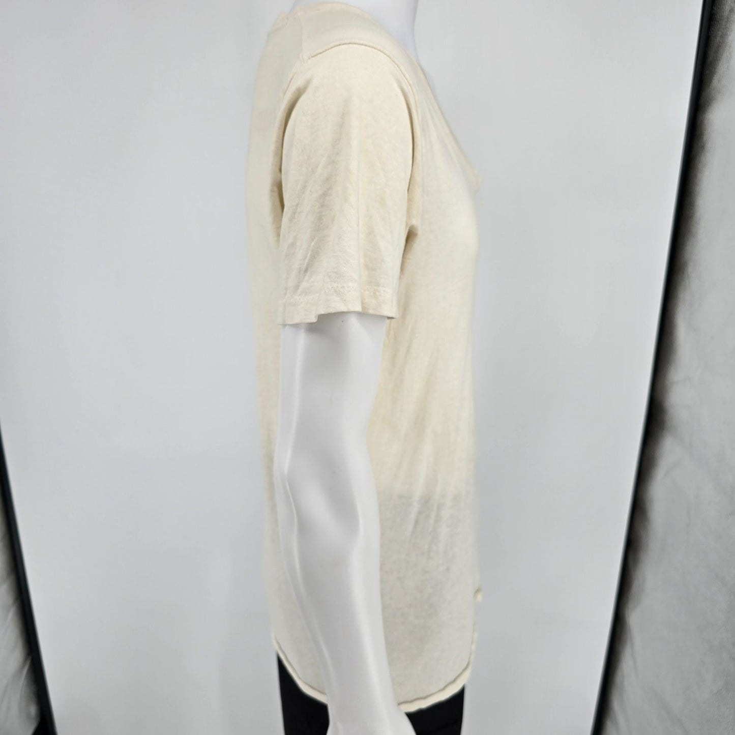 Distressed Vintage 1990s Hanes Single Stitch Blank Thin Cotton T-Shirt (M)
