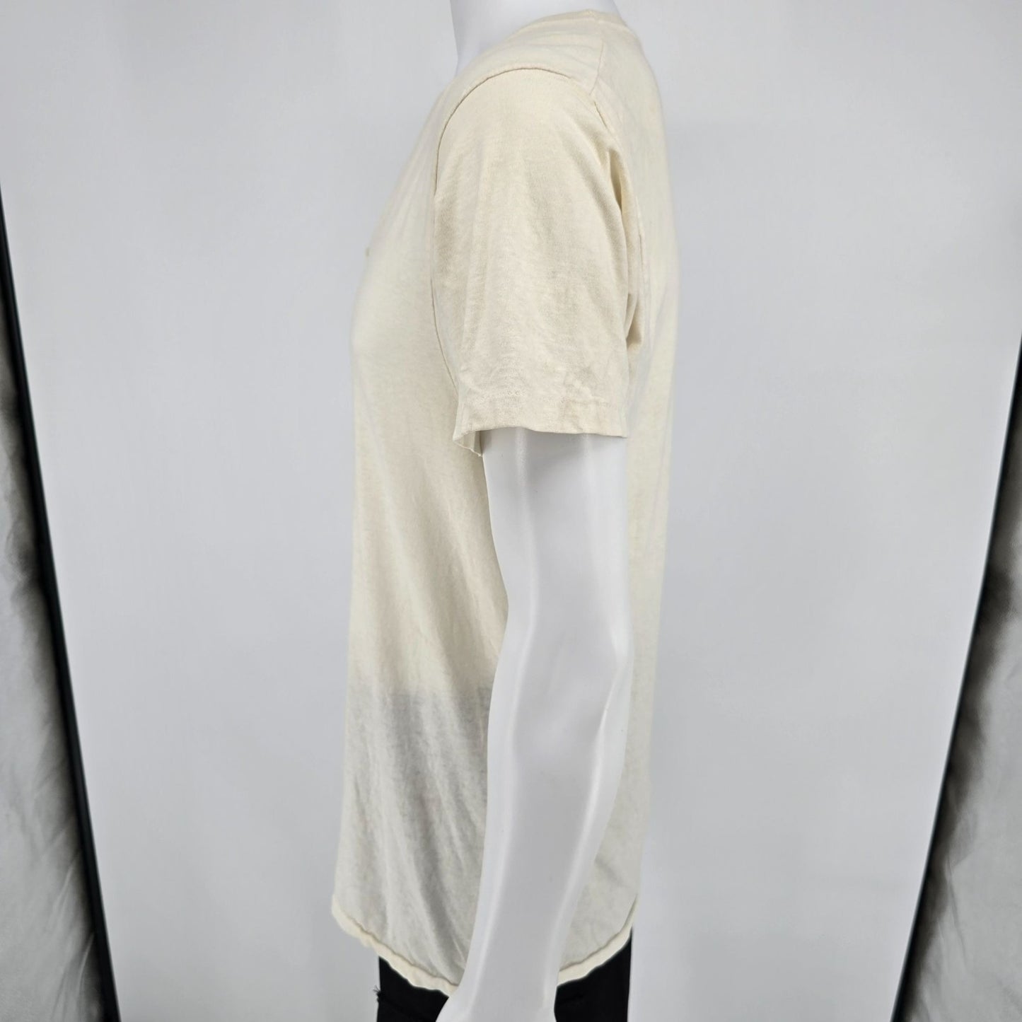 Distressed Vintage 1990s Hanes Single Stitch Blank Thin Cotton T-Shirt (M)