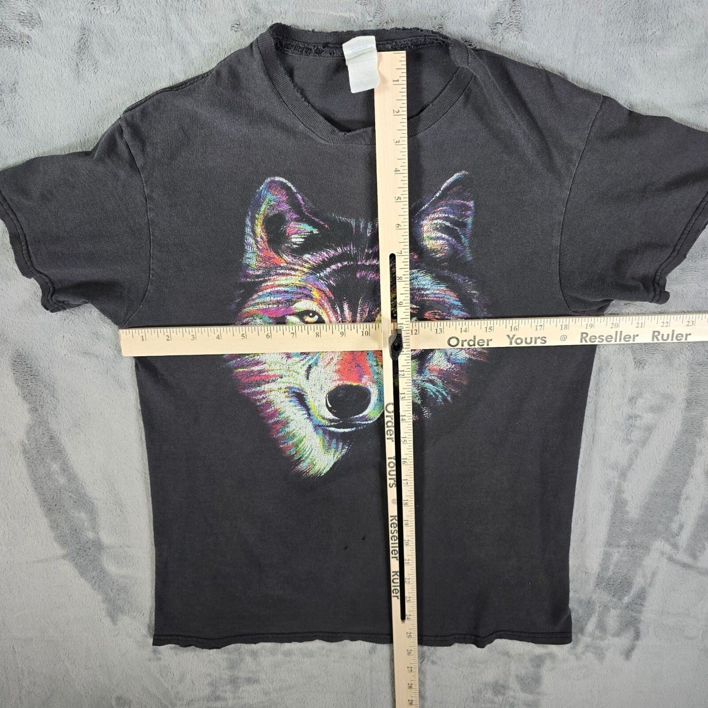 Thrashed Black Y2K Delta Apparel Multicolor Wolf Graphic T-Shirt (Medium)