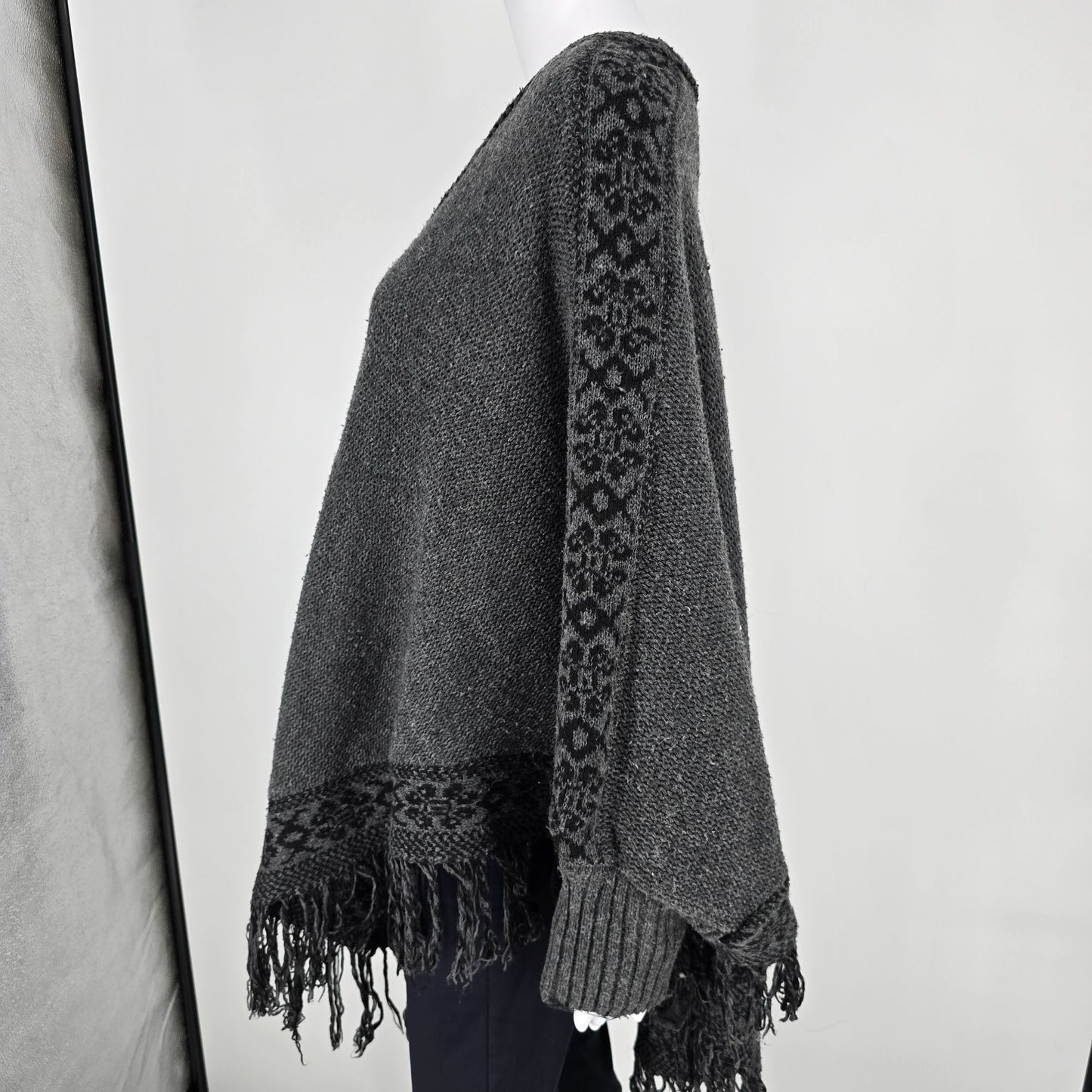 Vintage Y2K Charcoal Gray Knit Acrylic Boho Fringe Poncho Sweater (One Size)