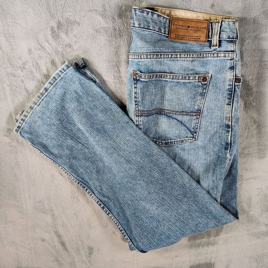 Tommy Hilfiger 2007 Men's Freedom Fit Light Blue Denim Jeans (34x30)