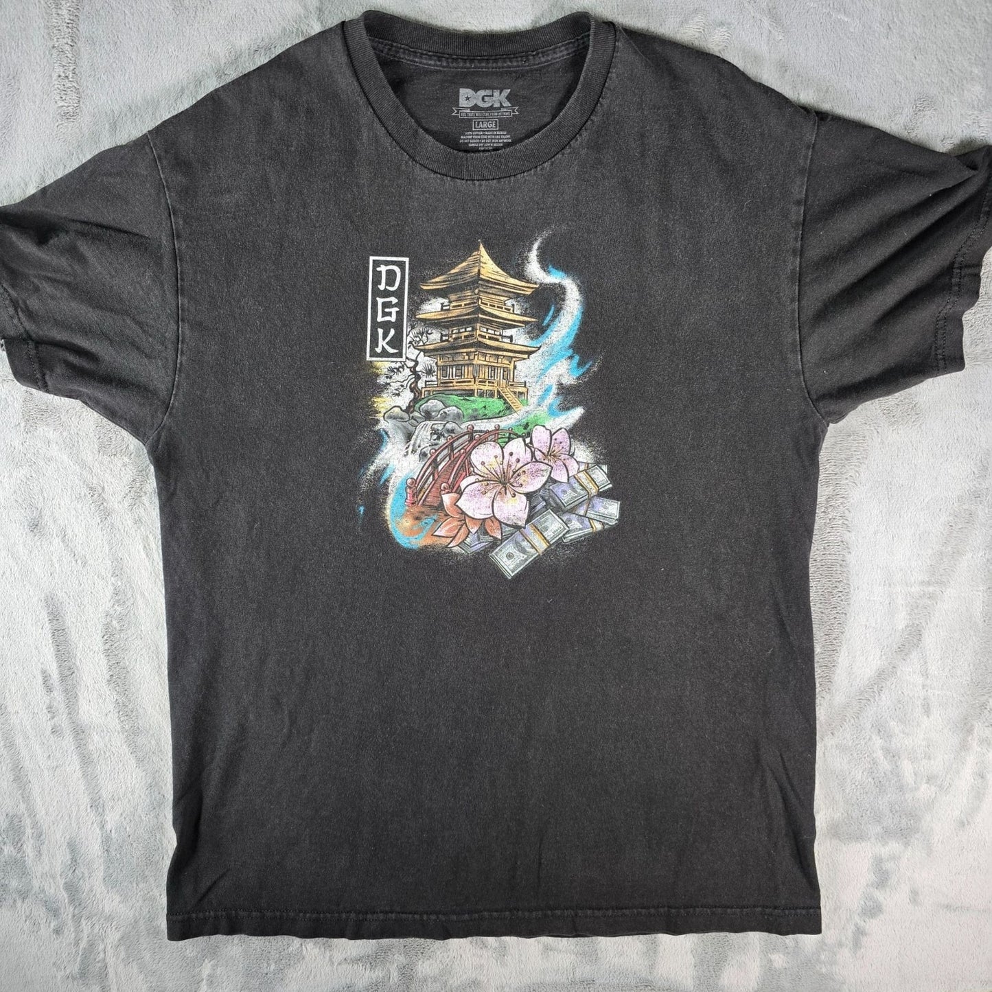 2010s DGK Dirty Ghetto Kids Pagoda and Cherry Blossom Skate Graphic T-Shirt (L)