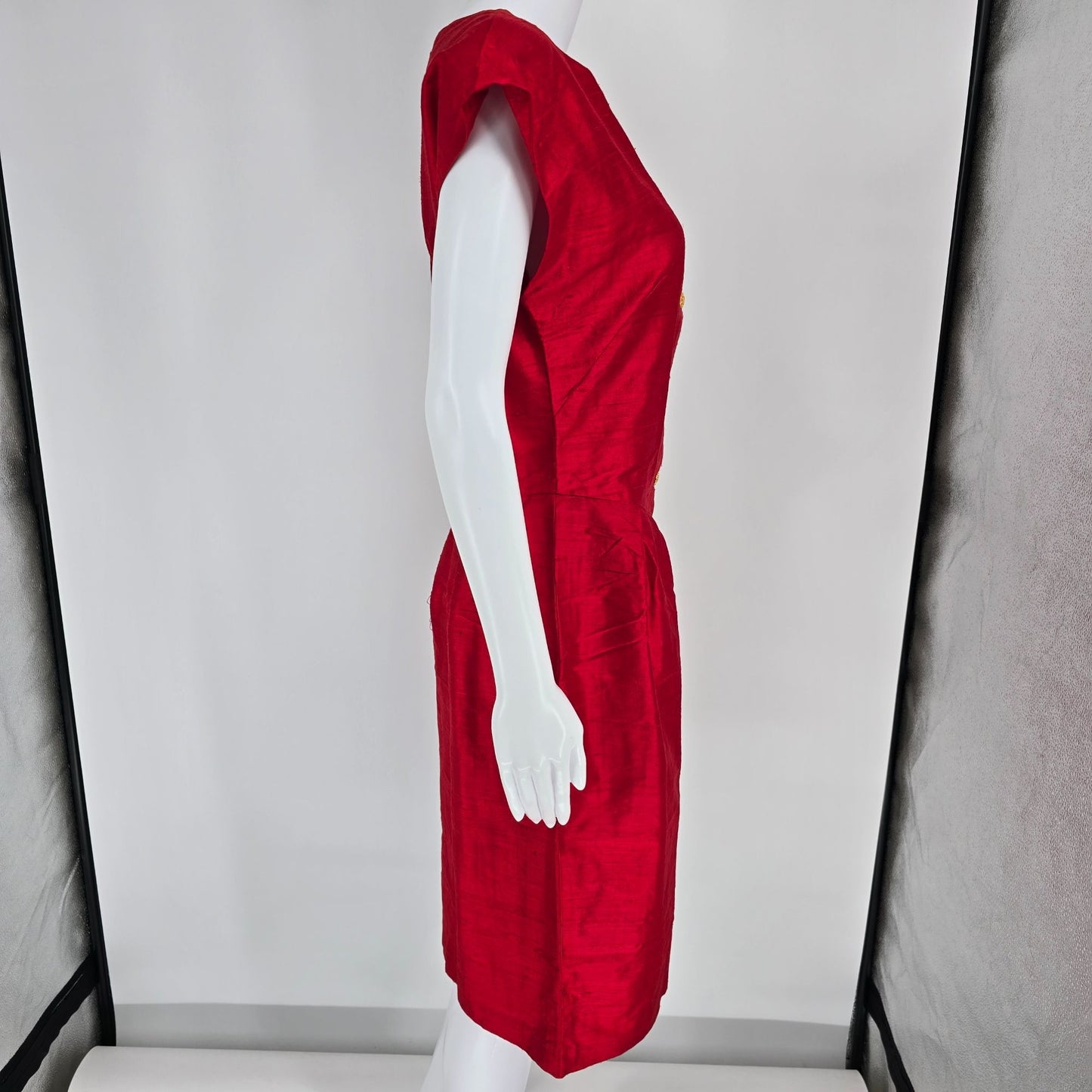 Vintage 1980s Red Shantung 50s-Style Cap Sleeve Cocktail/Sheath Wiggle Dress (M)