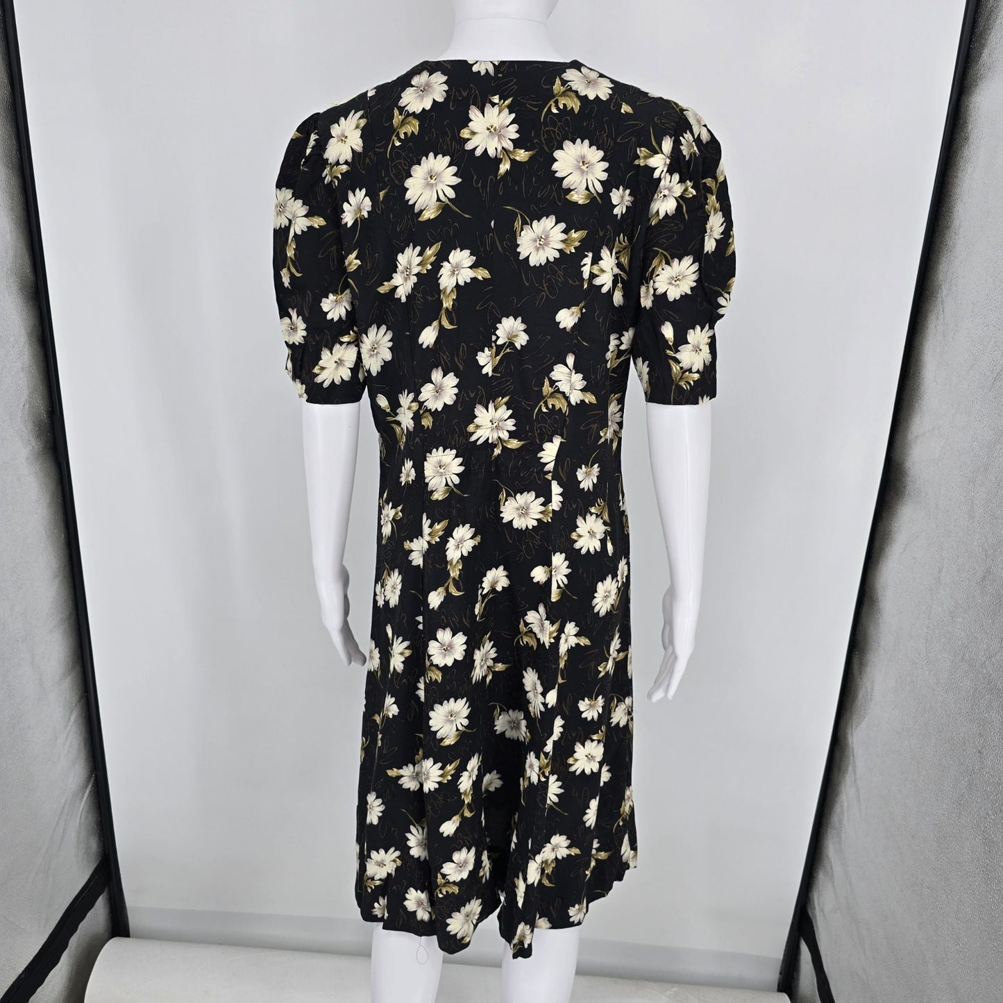 Vintage 1990s Caroline Wells Collection Pilgrim Collar Black Floral Dress (8/M)