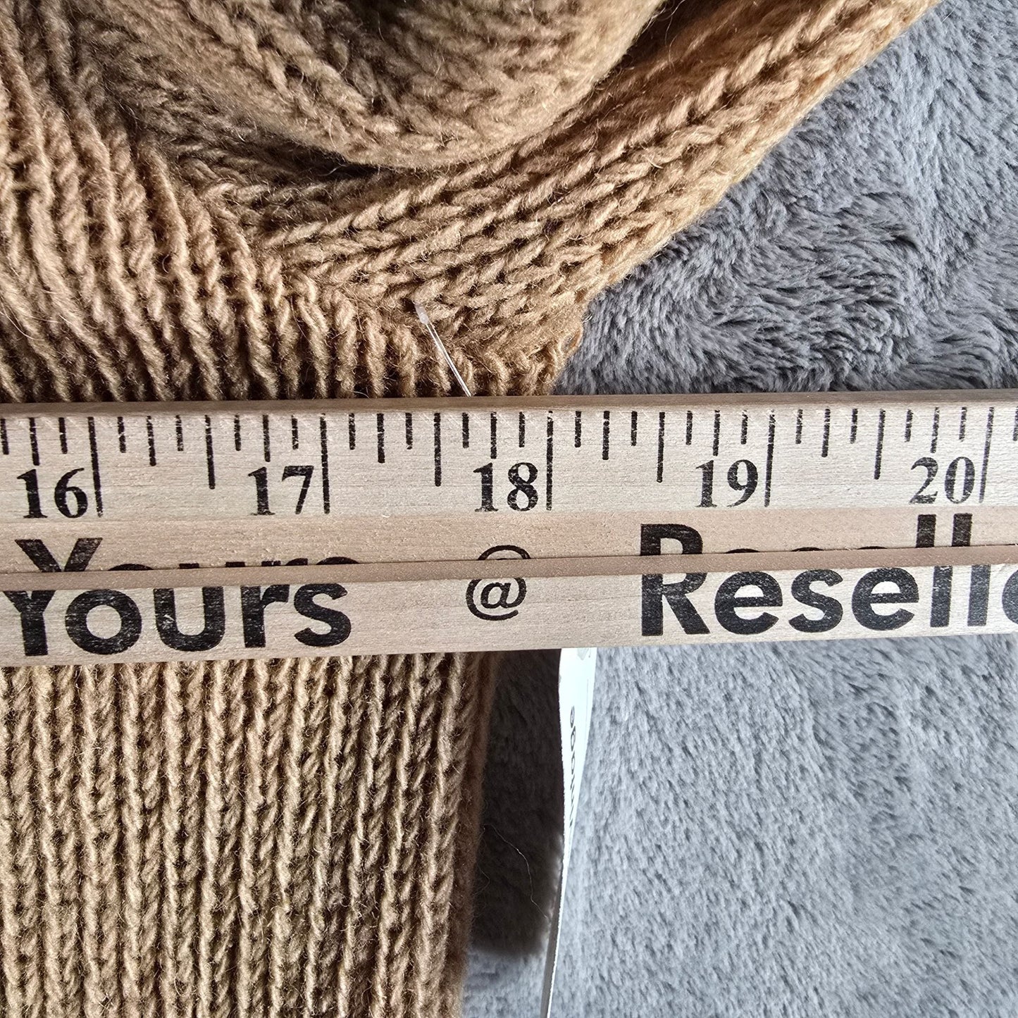 Vintage 1960s Carlyle Lambs Wool Button Front V-Neck Cardigan Sweater (S)