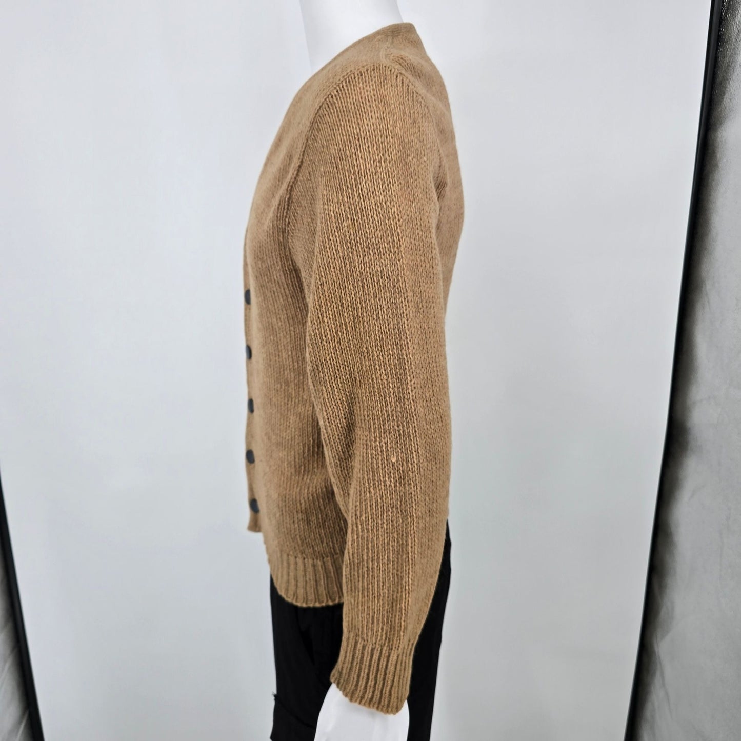 Vintage 1960s Carlyle Lambs Wool Button Front V-Neck Cardigan Sweater (S)