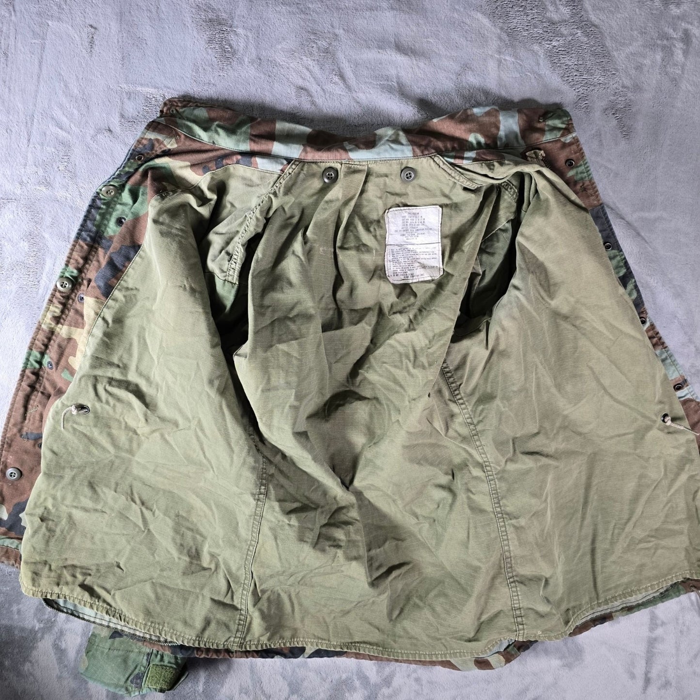Vintage 1982 U.S. Military Woodland Camouflage M-65 Field Jacket (Small)
