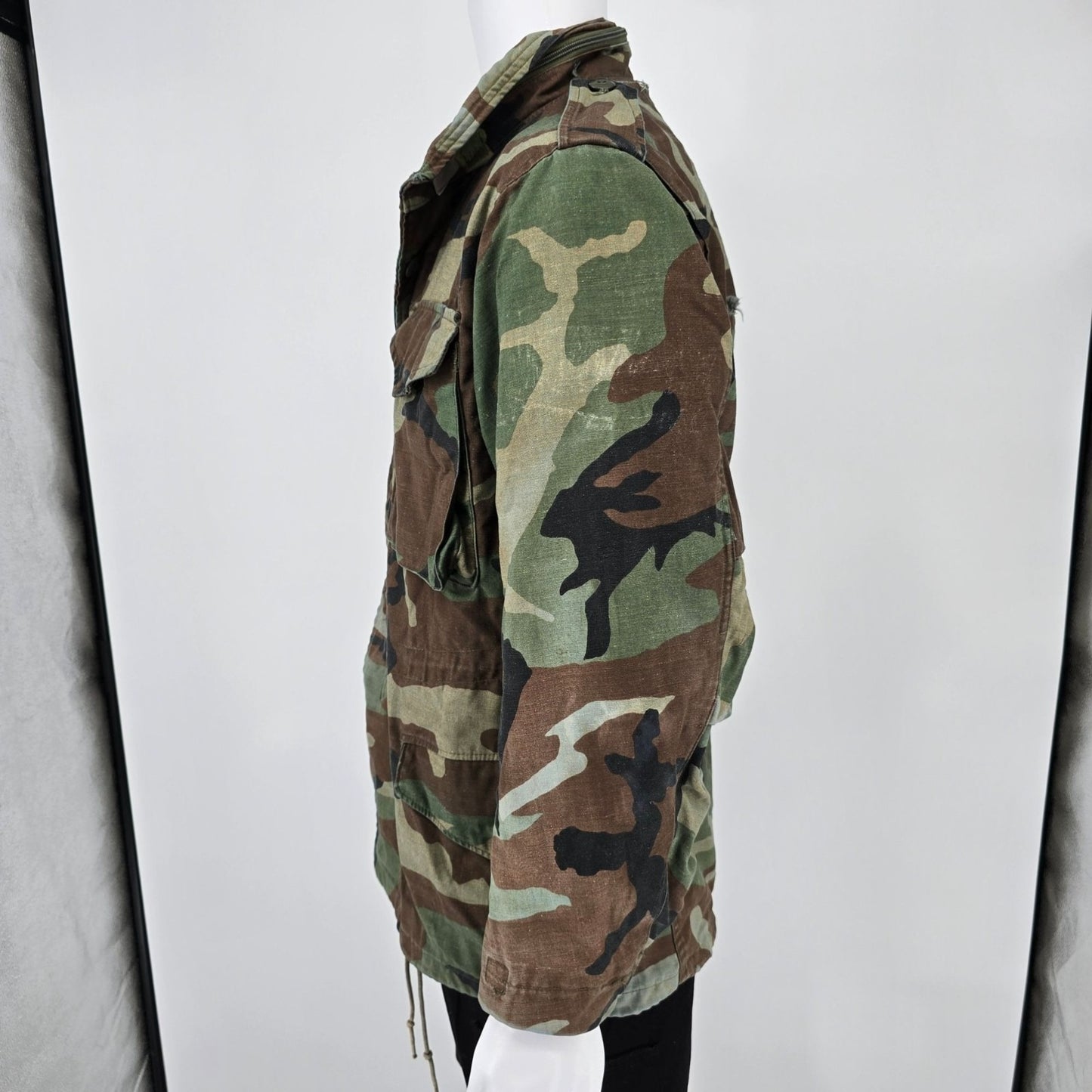 Vintage 1982 U.S. Military Woodland Camouflage M-65 Field Jacket (Small)