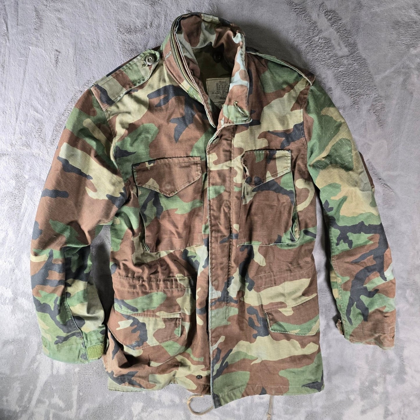Vintage 1982 U.S. Military Woodland Camouflage M-65 Field Jacket (Small)