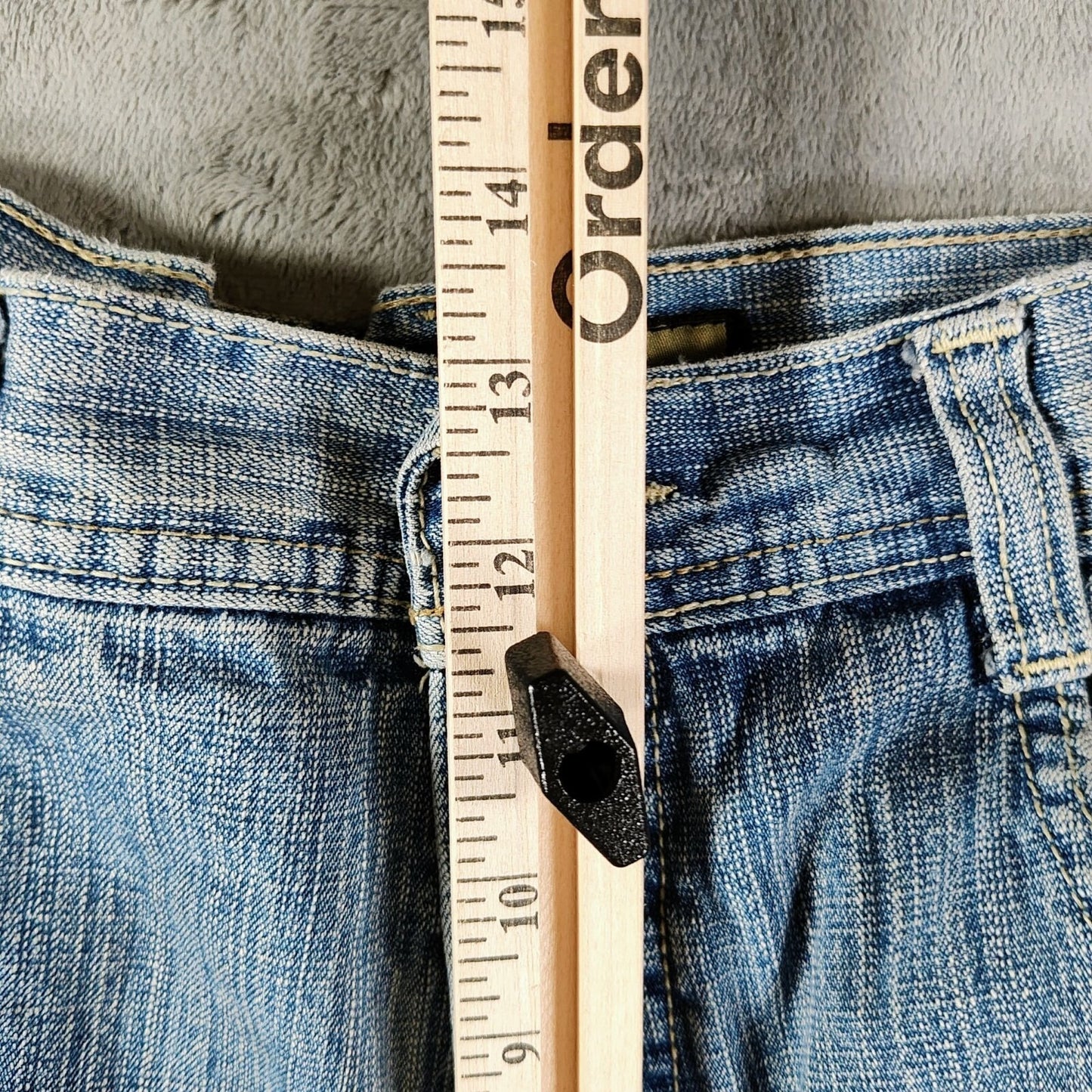 Y2K Southpole Men's Gold Tab Relaxed Fit Distressed Denim Jeans (Size 34x30)