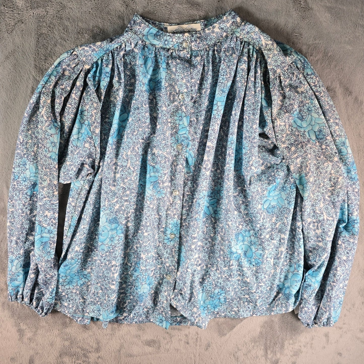 Vintage 1970s Lucky Tops Blue Floral Print Band Collar Peasant Blouse (XL)