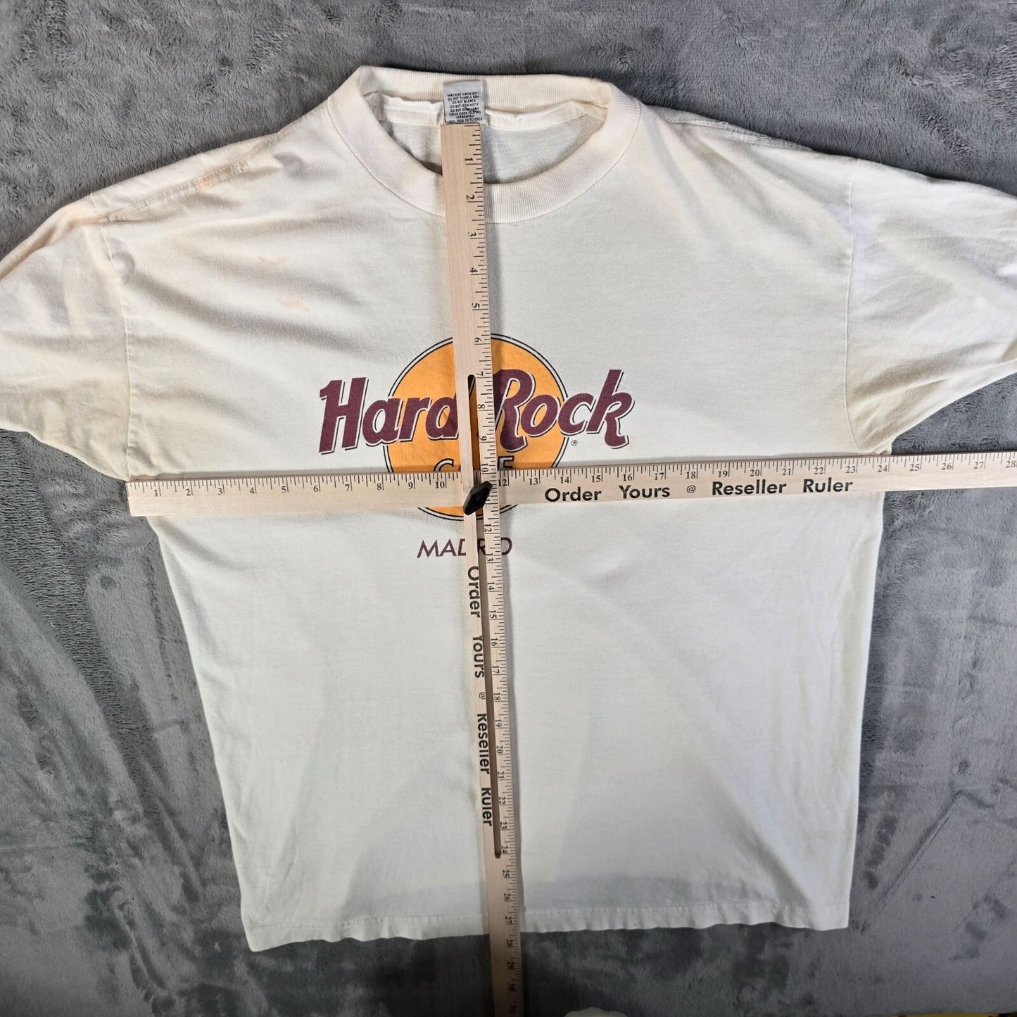 Dirty White Vintage 1990s Hard Rock Cafe Madrid Logo Souvenir T-Shirt (XL)