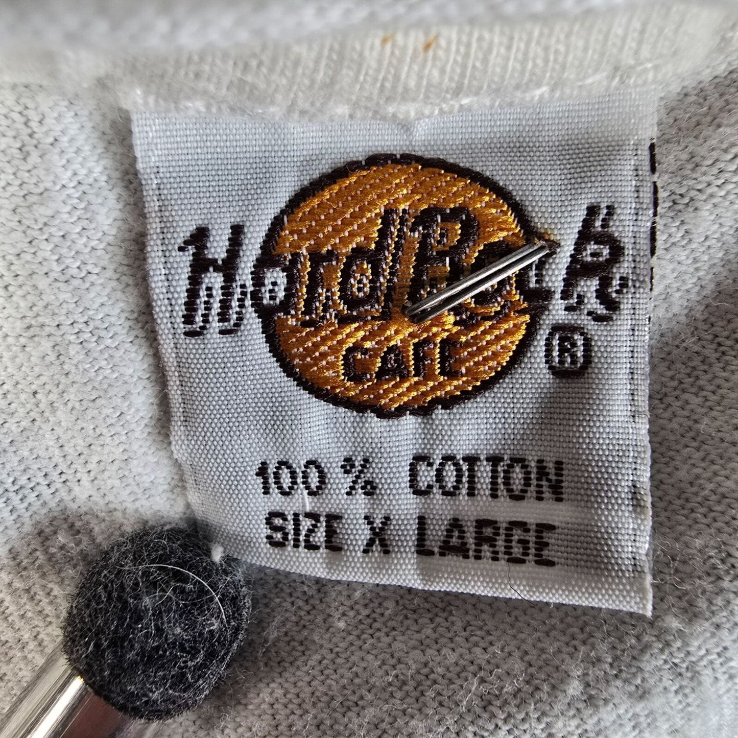 Dirty White Vintage 1990s Hard Rock Cafe Madrid Logo Souvenir T-Shirt (XL)