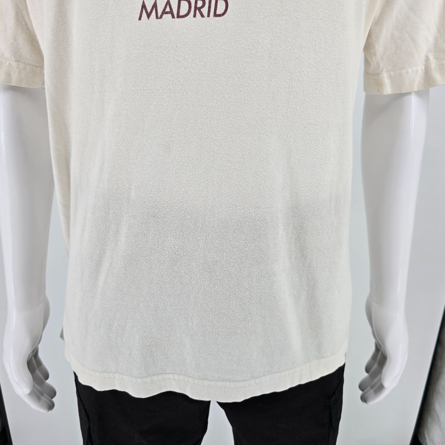 Dirty White Vintage 1990s Hard Rock Cafe Madrid Logo Souvenir T-Shirt (XL)
