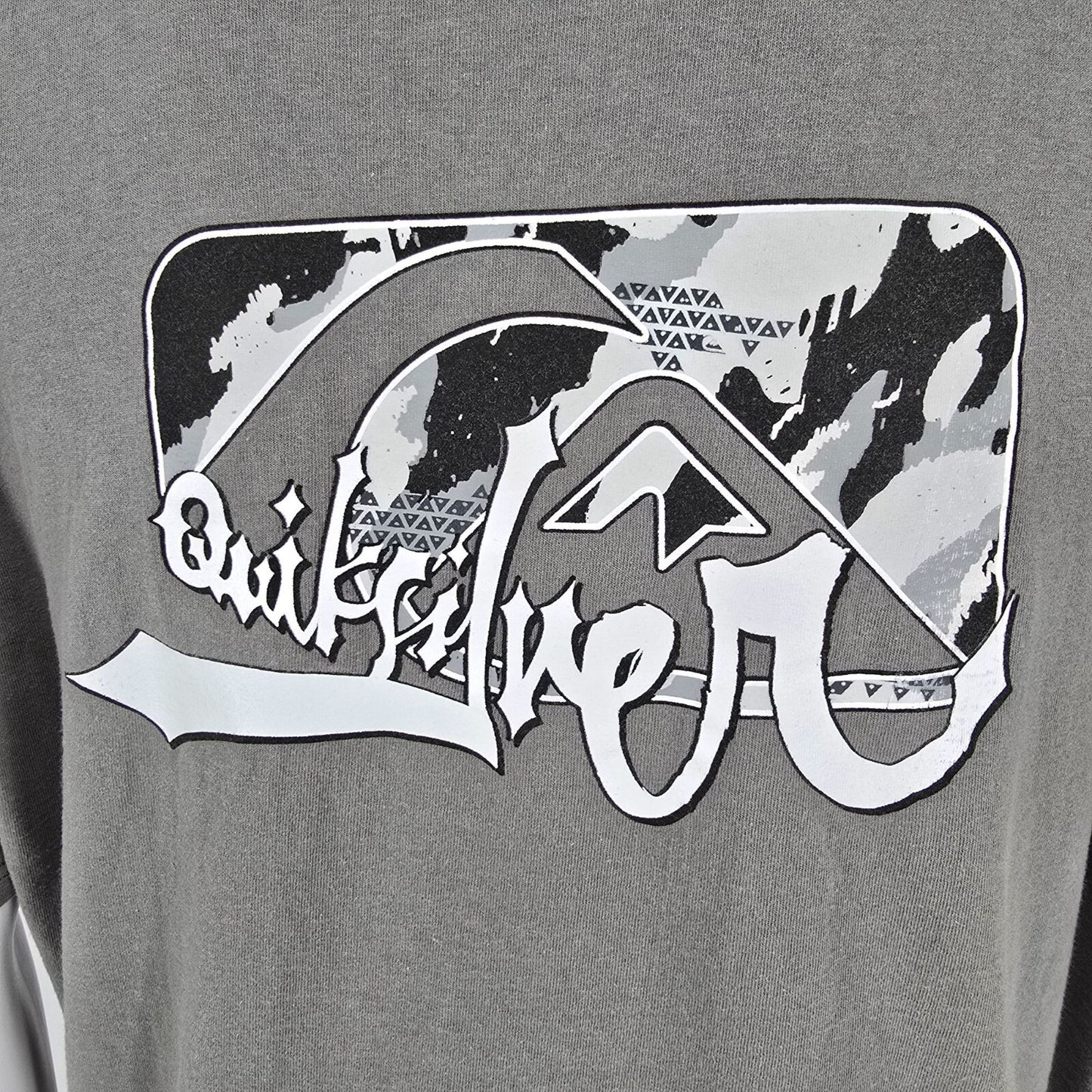 Y2 Quicksilver Monochrome Camo Logo Gray Graphic T-Shirt (XL)